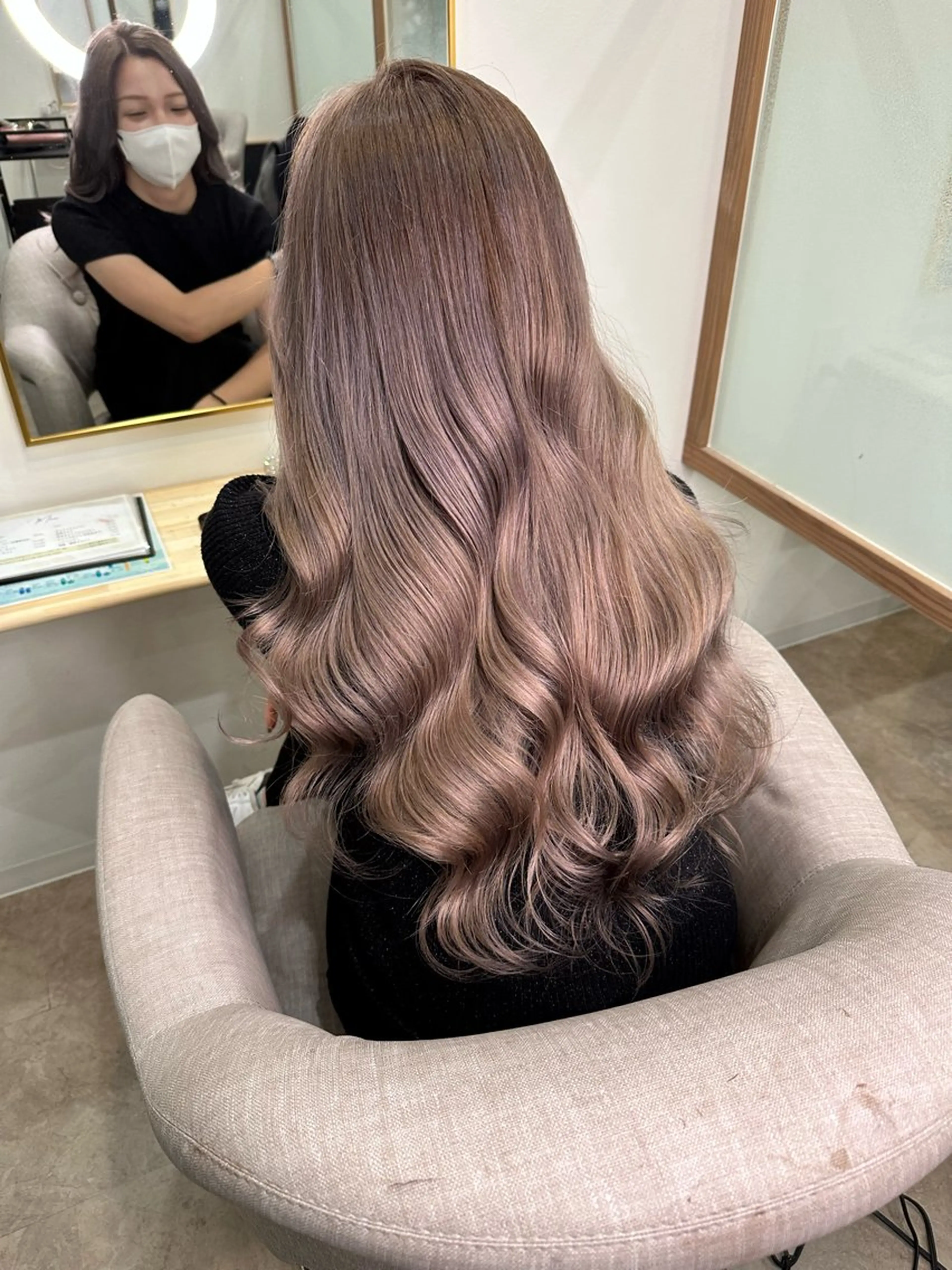 カラー Carrefour OHANAのヘアスタイル