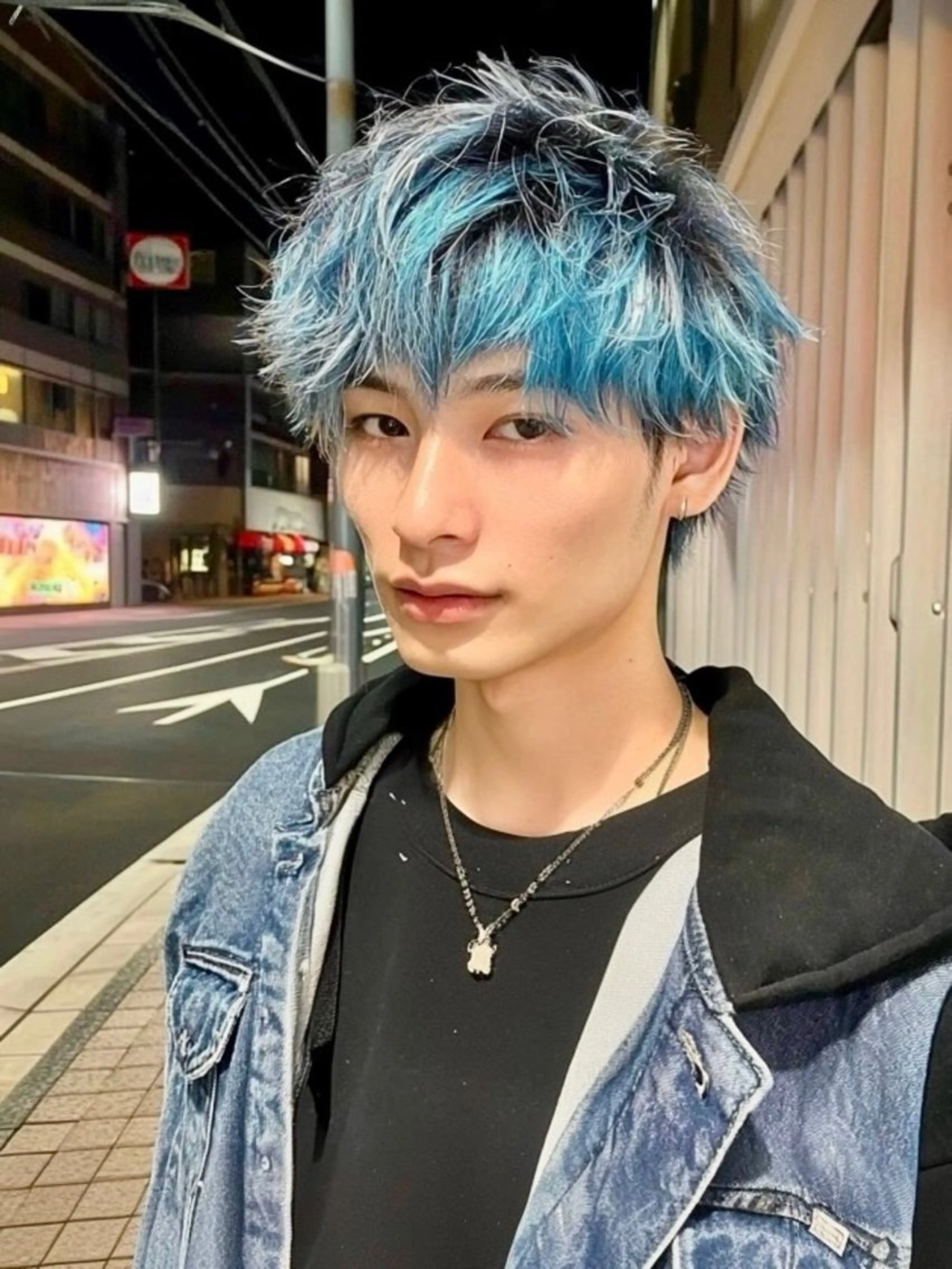 ショート カット ヘアカラー パーマ ヘアセット メンズハイトーン メンズバレイヤージュのヘアスタイル