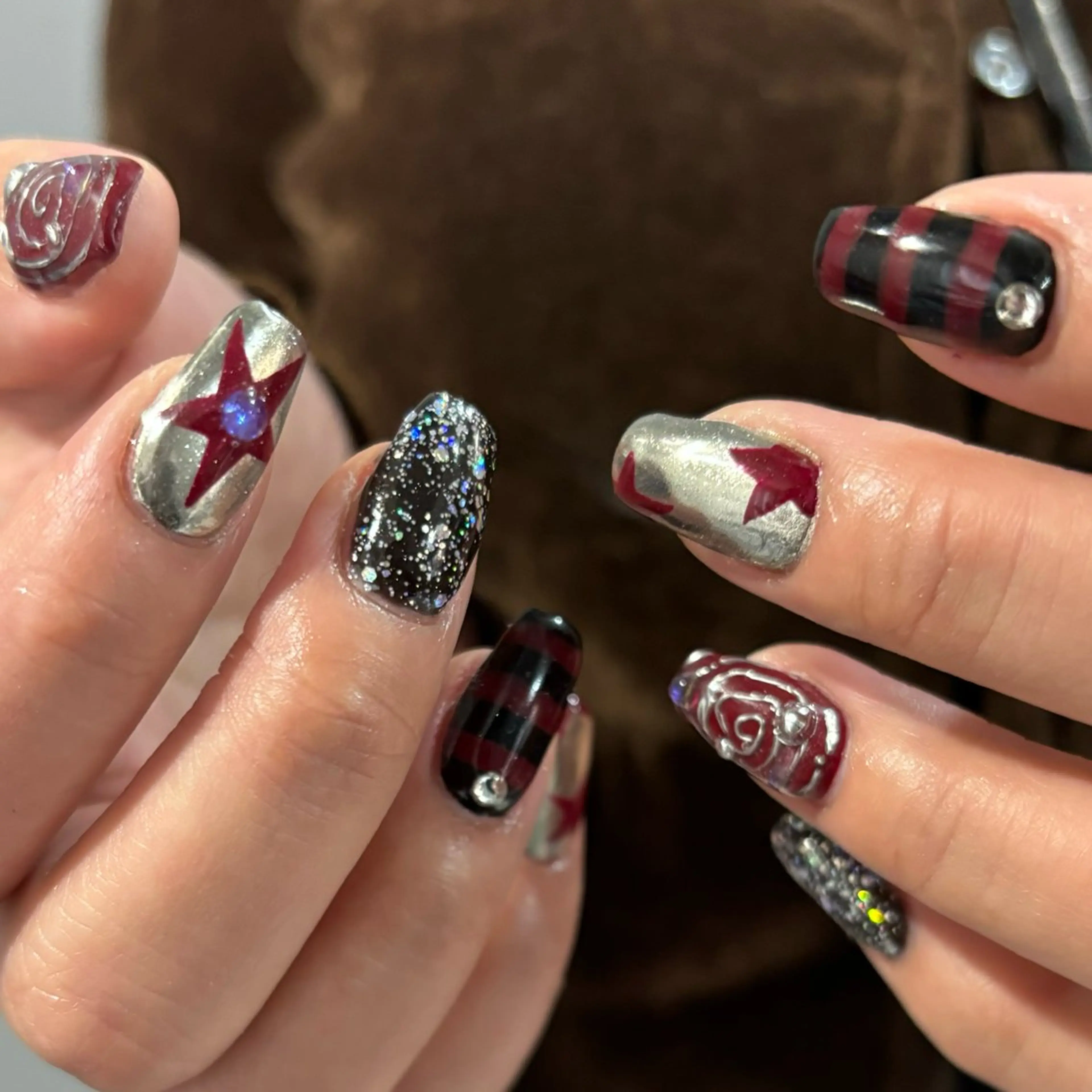 ネイル ハンドネイル 🪐富島彩夏 /海外nail🪐のネイルデザイン