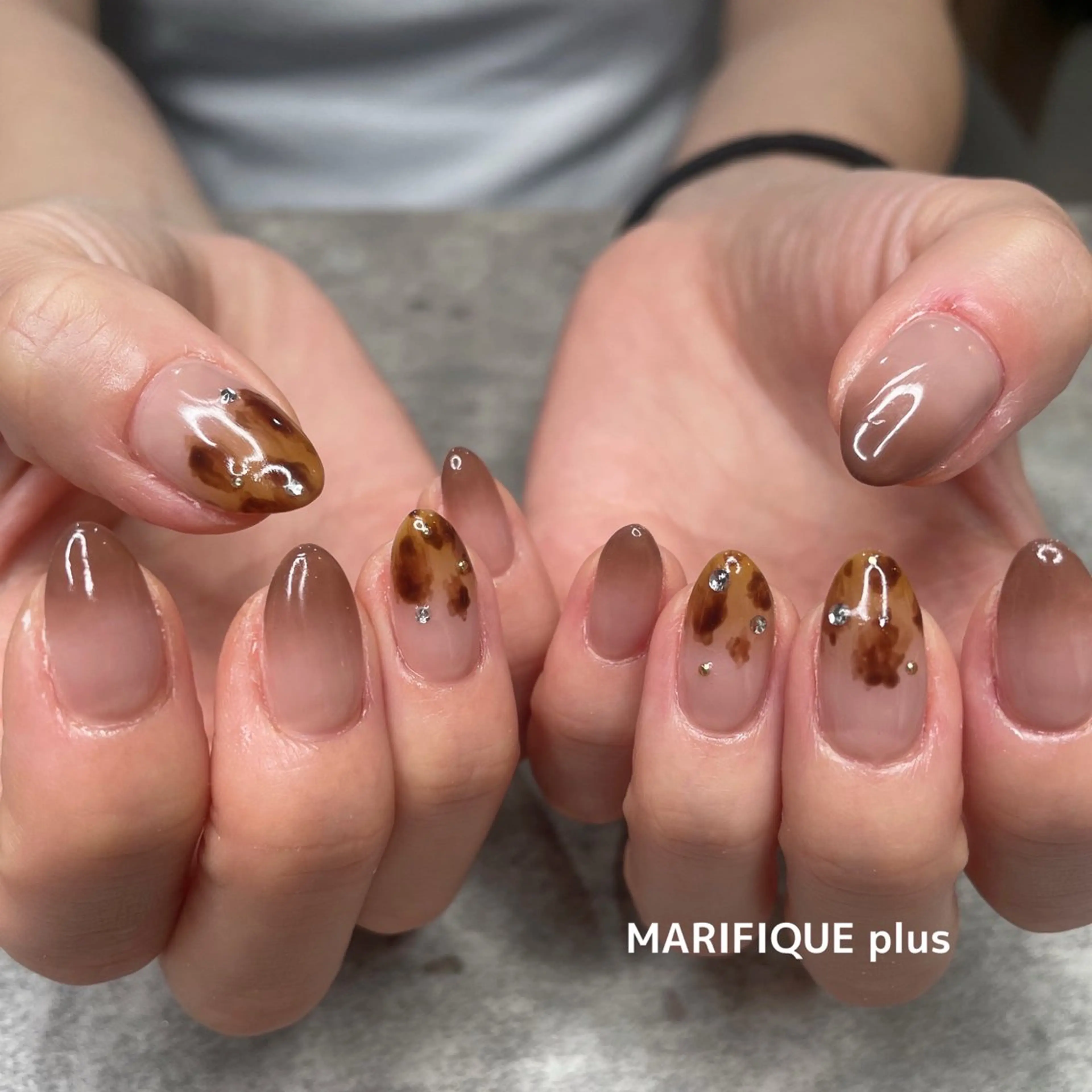 ネイル アニマル柄 ブラウン グラデーション ma riのネイルデザイン
