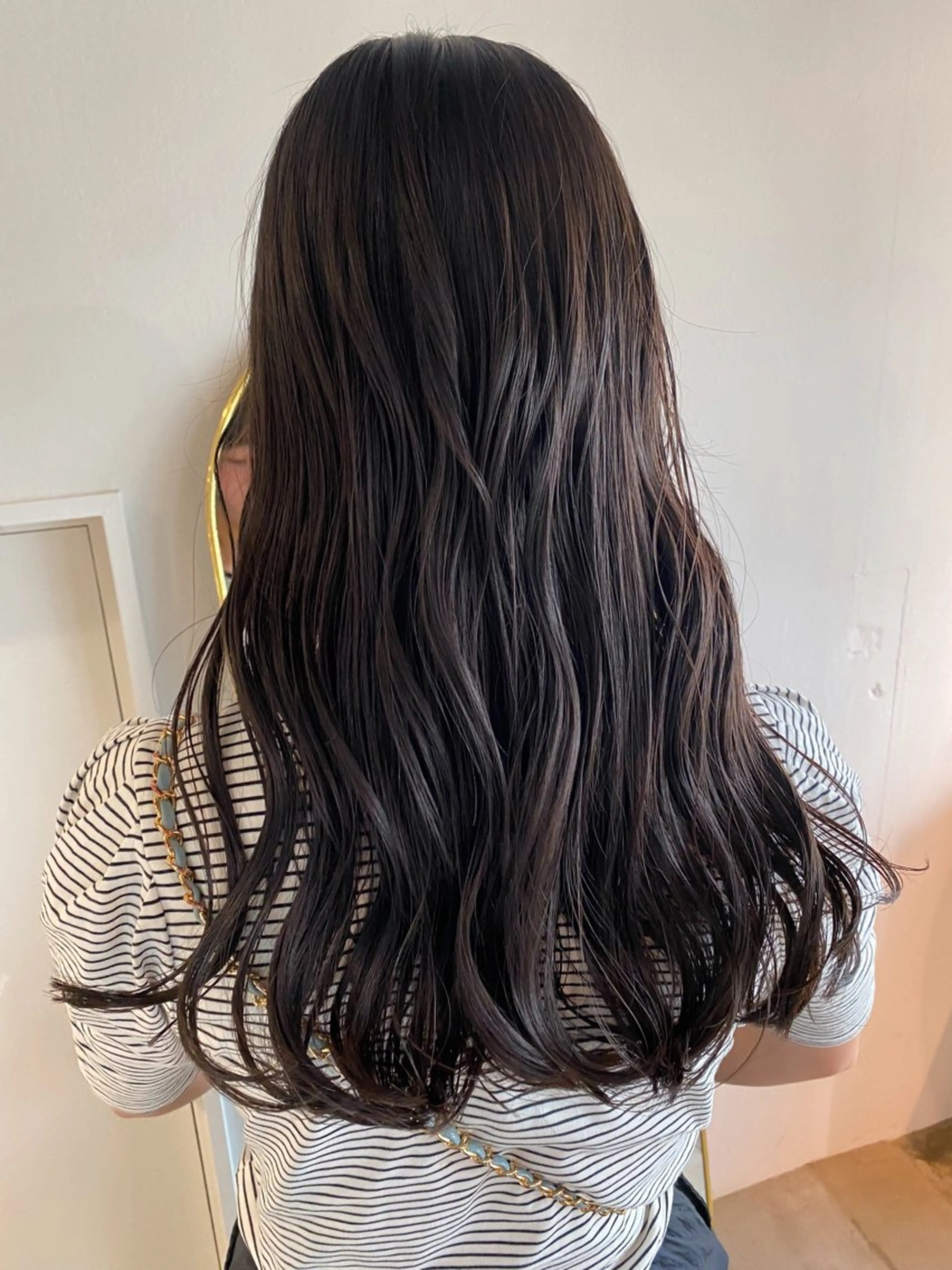 ロング カラー ブラウンカラー パープルカラー パープルブラウン 安藤 結花のヘアスタイル