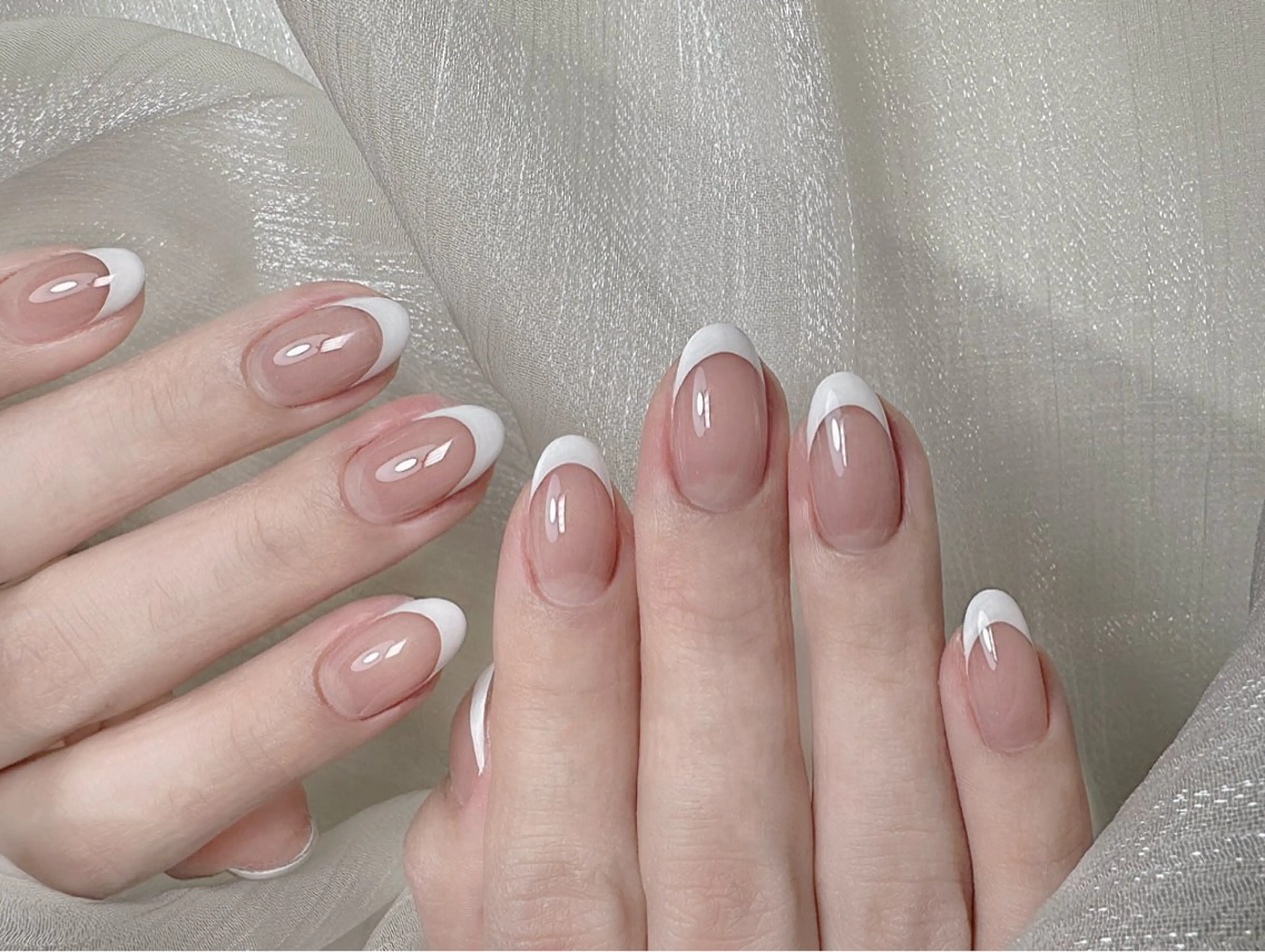 カラーフレンチネイル(オフあり)の写真