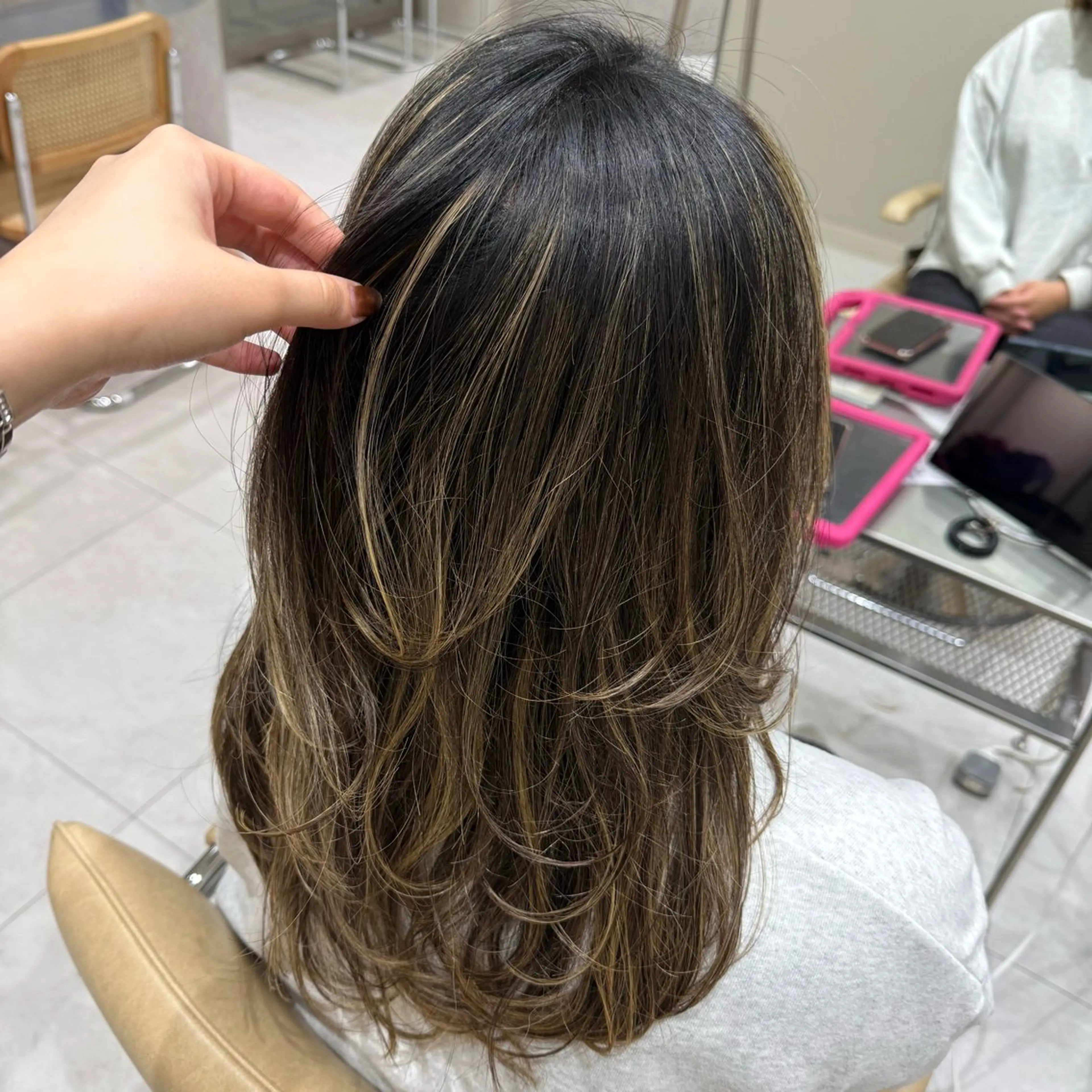 ロング カット トリートメント 韓国レイヤー｜ 透明感カラー｜ココナのヘアスタイル