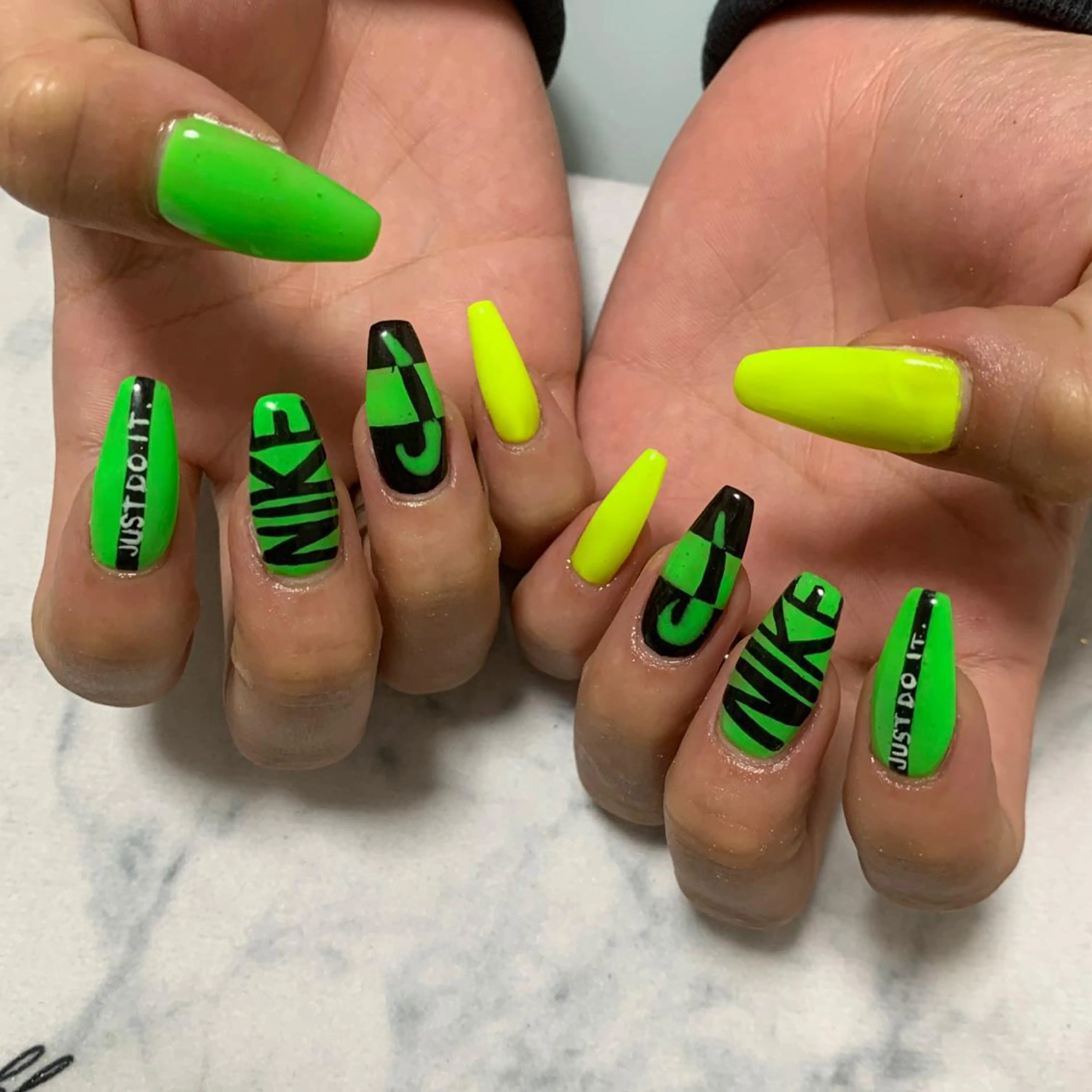 ネイル ハンドネイル 🌙🫧CHARME (RUKA)🦋🫧のネイルデザイン