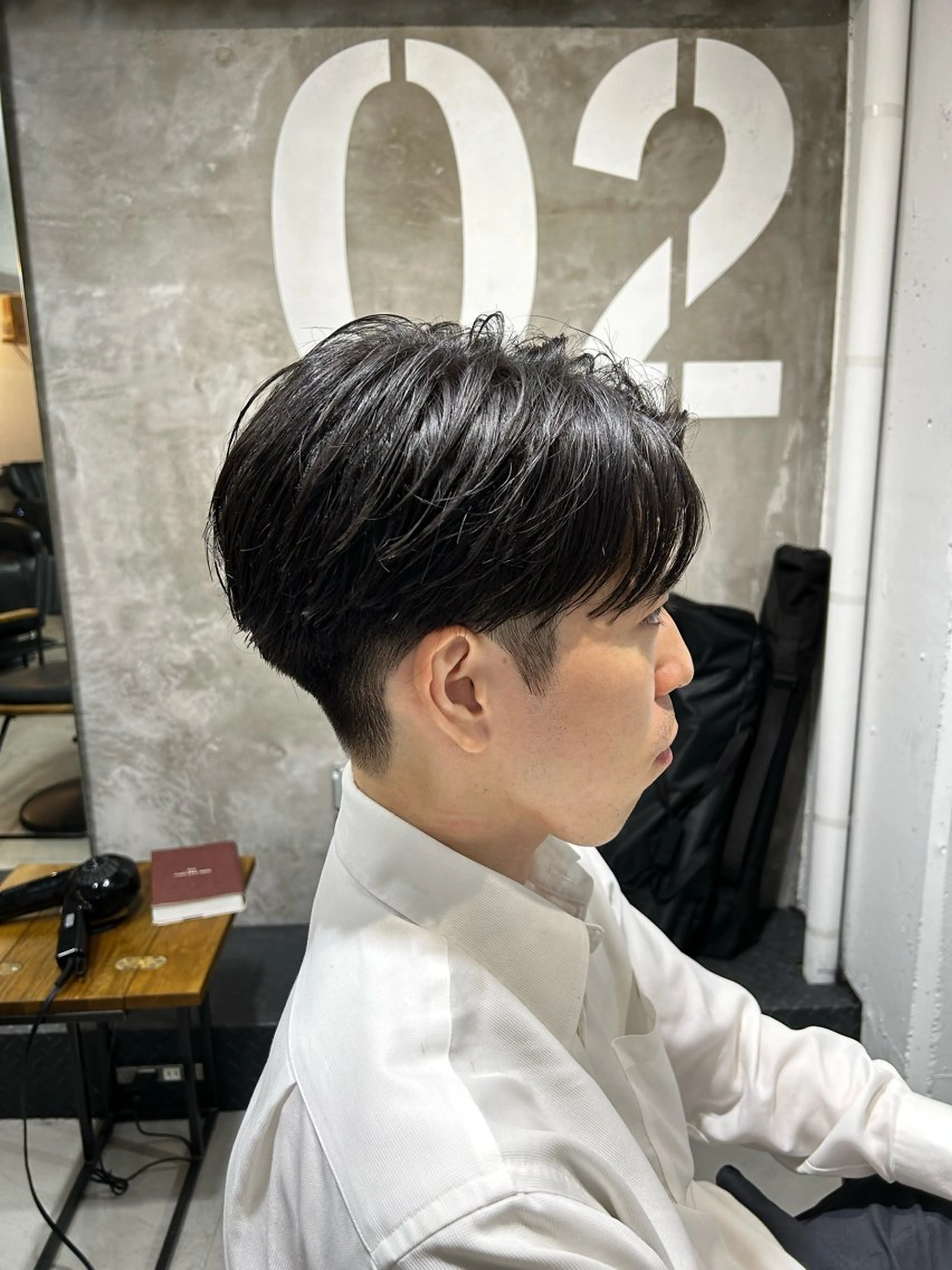 ショート パーマ ヘアアレンジ メンズ センターパート メンズパーマ ADITION Shinjuku所属・岩城 滉成のヘアスタイル