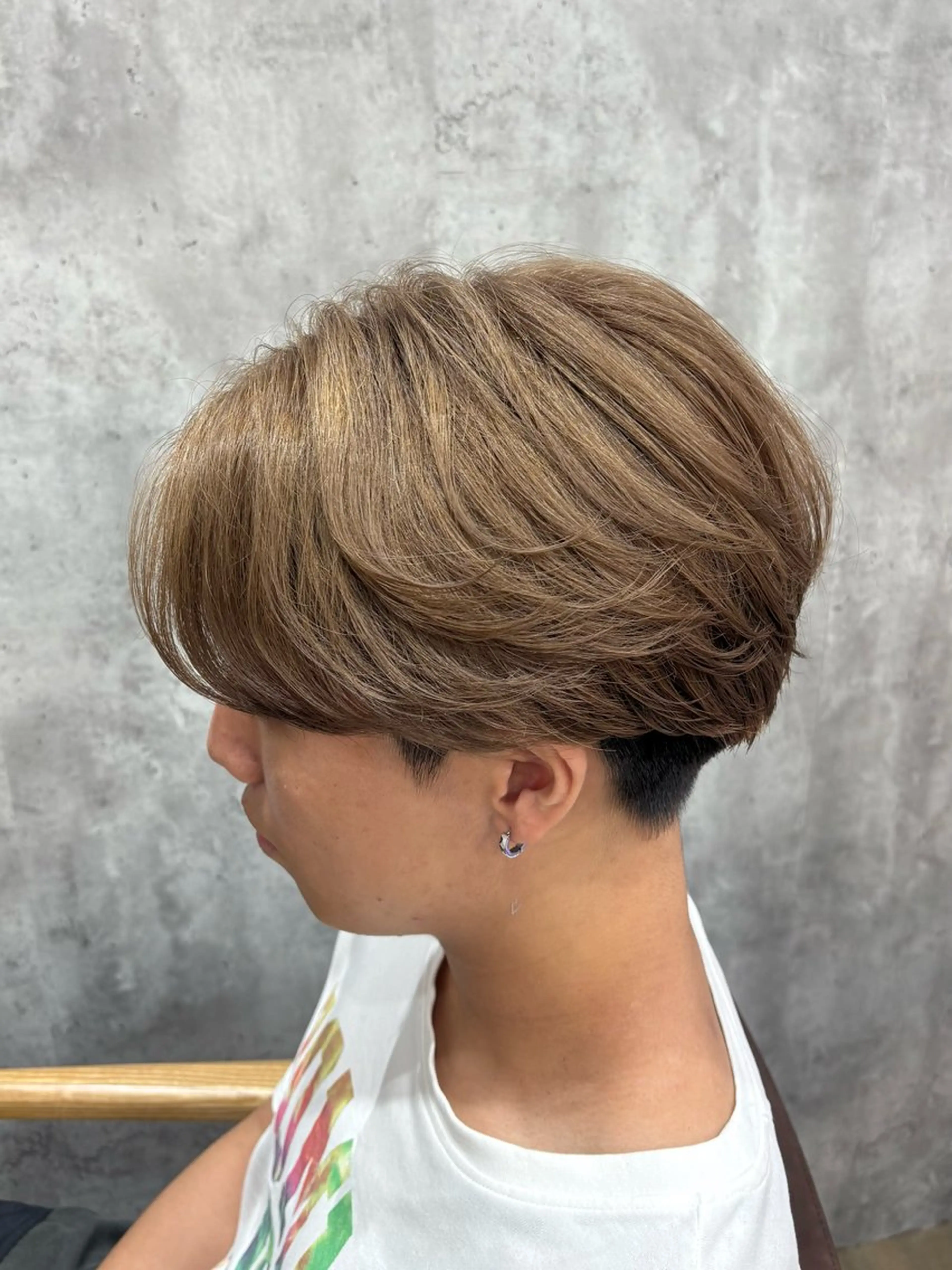 ショート カラー パーマ メンズ メンズブリーチ メンズハイトーン メンズパーマ ベージュカラー ブリーチ カット ヘアカラー パーマ 韓国メンズヘア/ 毛流れヘア　須田龍世のヘアスタイル