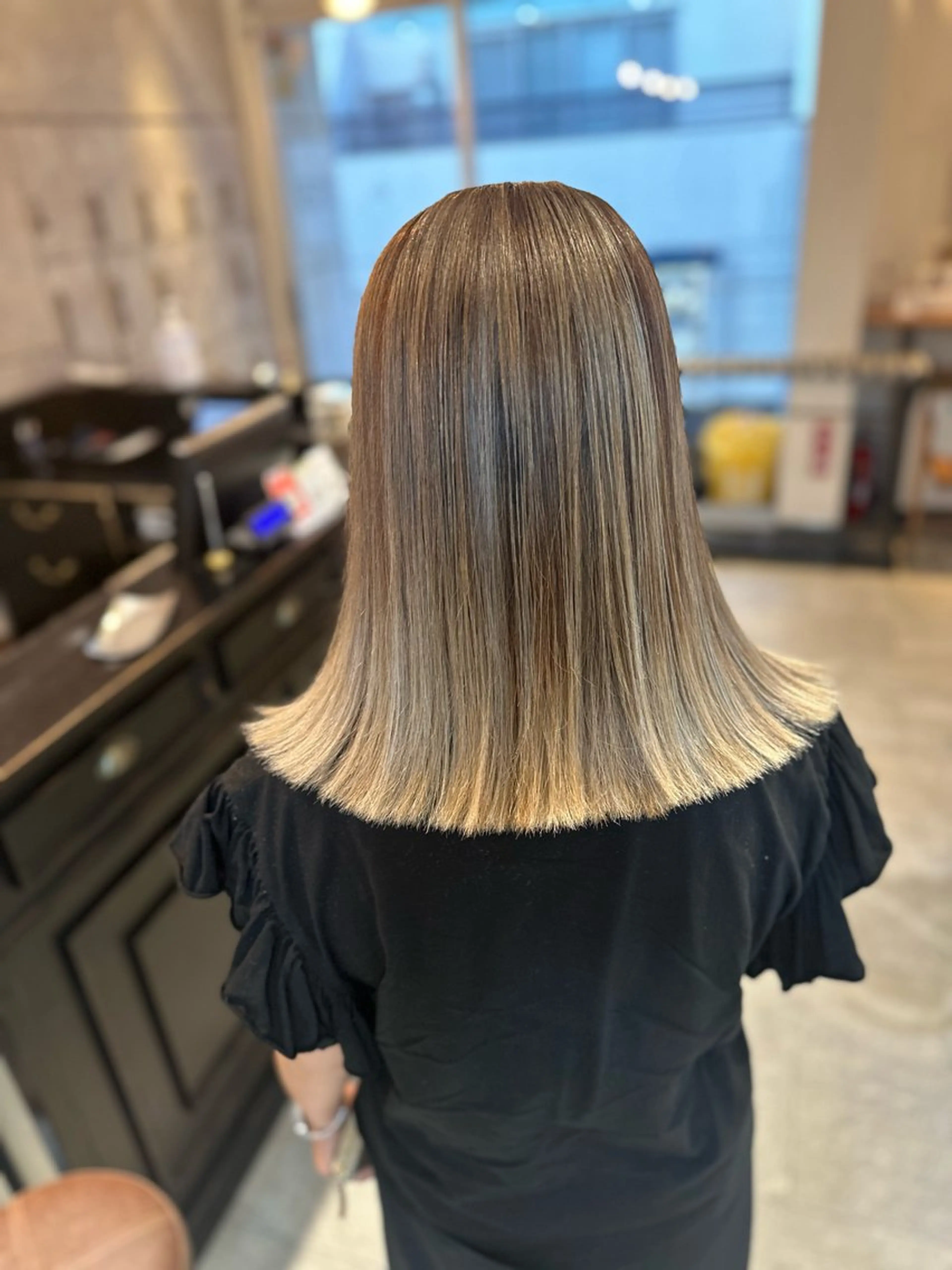 ケアブリーチ✨バレイヤージュ＋カット＋資生堂スチームトリートメントの写真