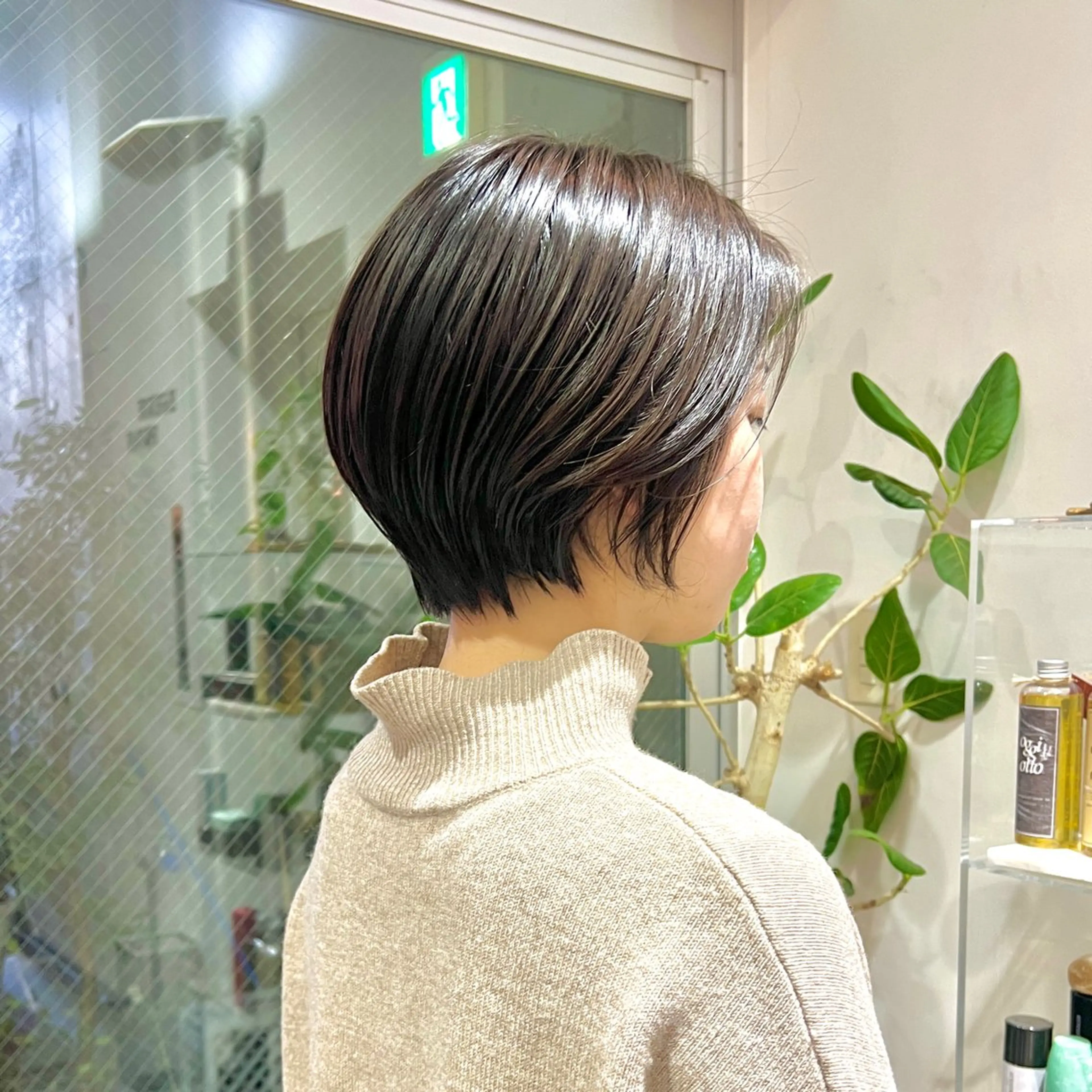 《ご新規限定》低アルカリカラー+頭皮環境改善 ショートヘッドスパ（15分）の写真