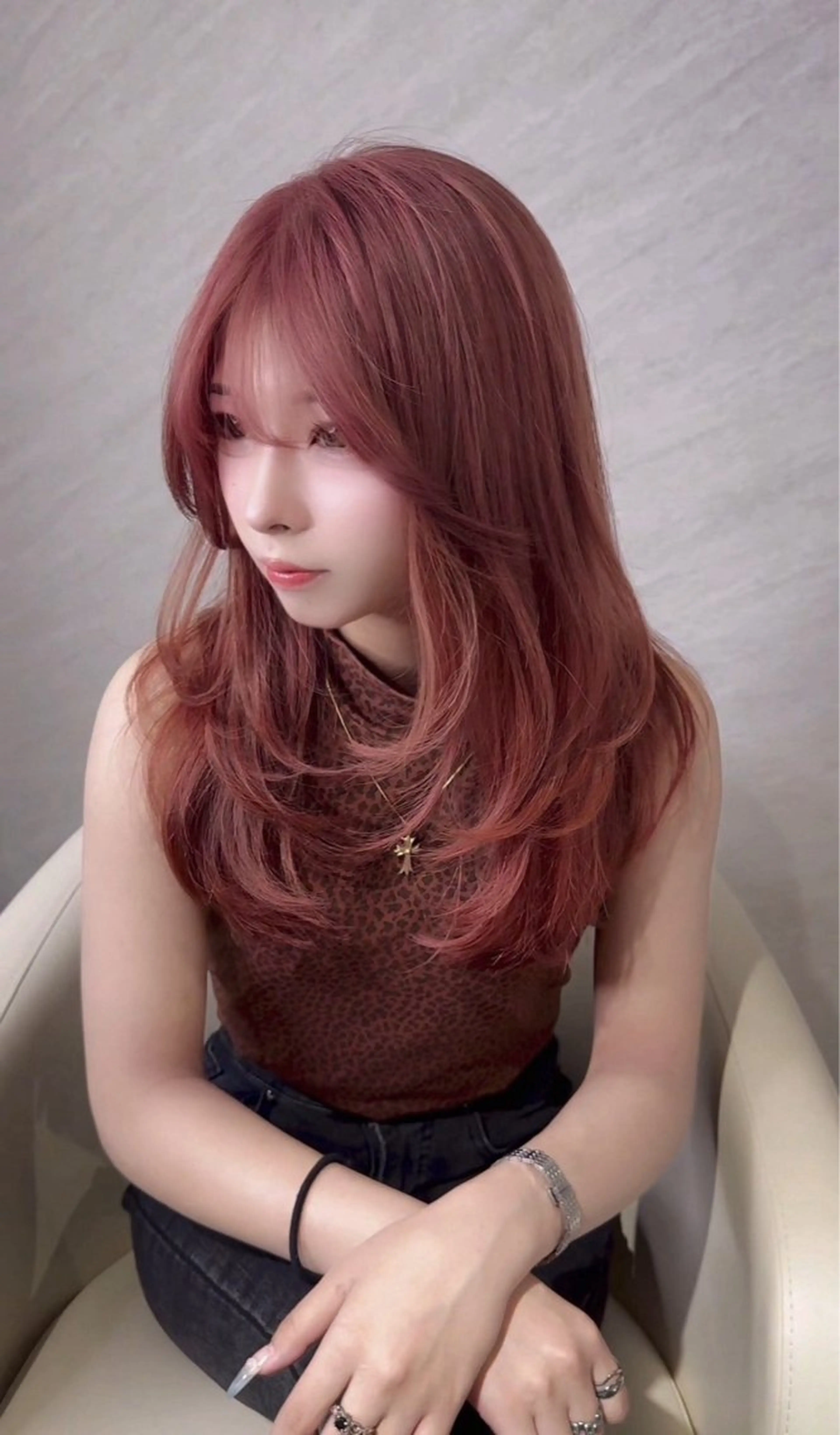 ロング 顔まわりレイヤー 韓国風ヘア レイヤーカット 小顔カット 韓国×髪質改善 蓮池 翼のヘアスタイル