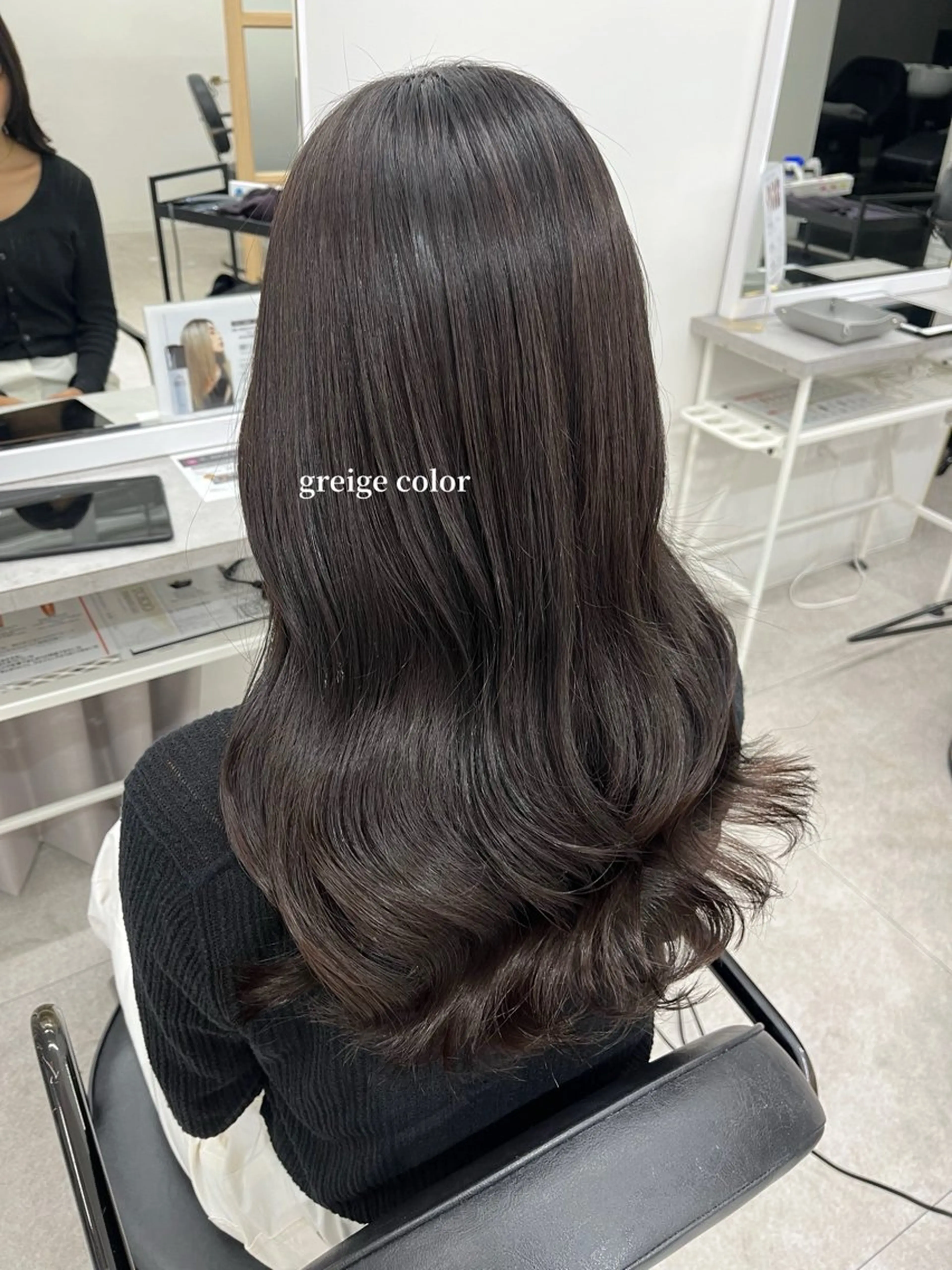 ロング カラー 透明感カラー 柔らかオリーブ🌿 HIMARI🌻のヘアスタイル