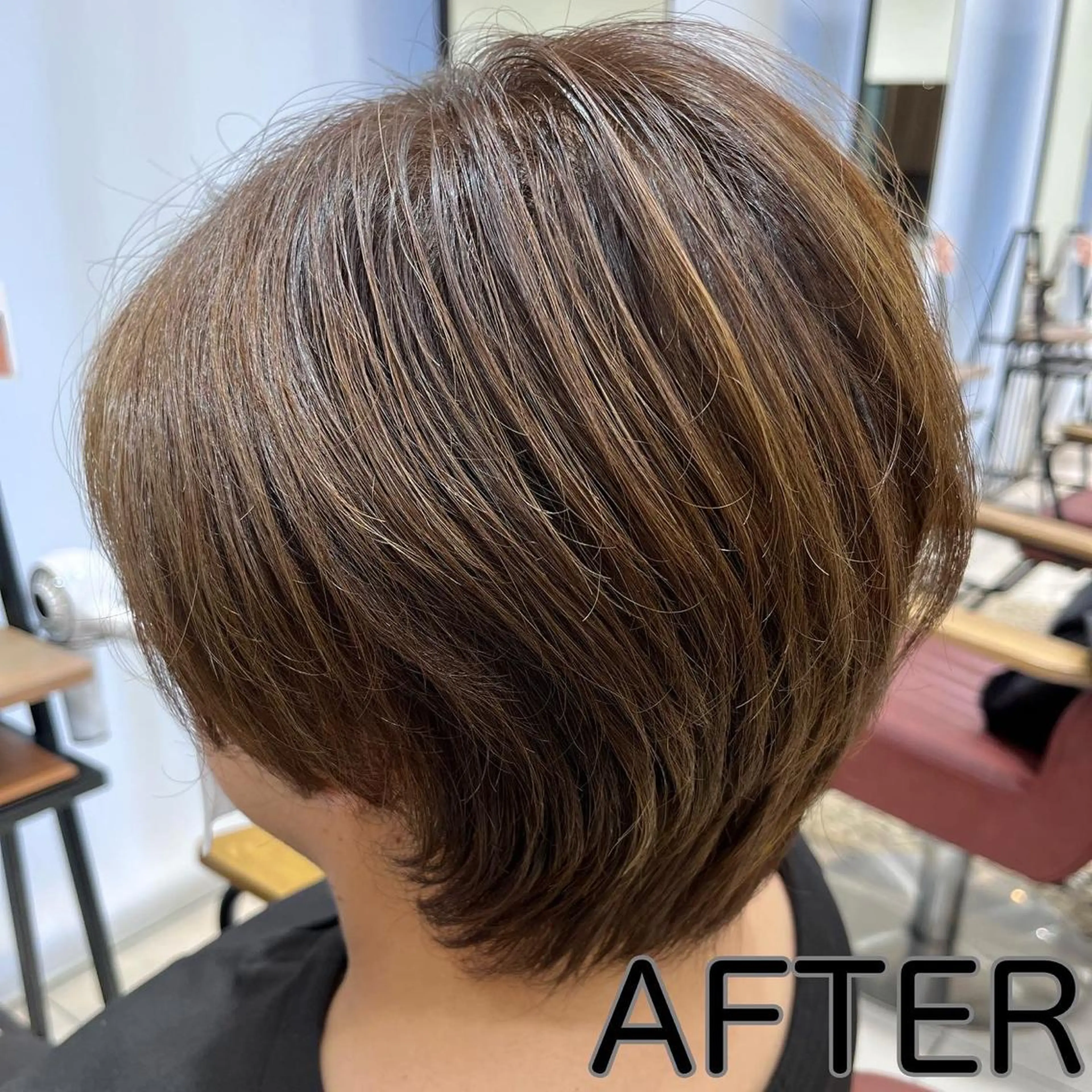 ショート カラー アッシュ デザインカラー ハイライトカラー 顔周りカット 卒業式のヘアスタイル 長津 健一郎のヘアスタイル