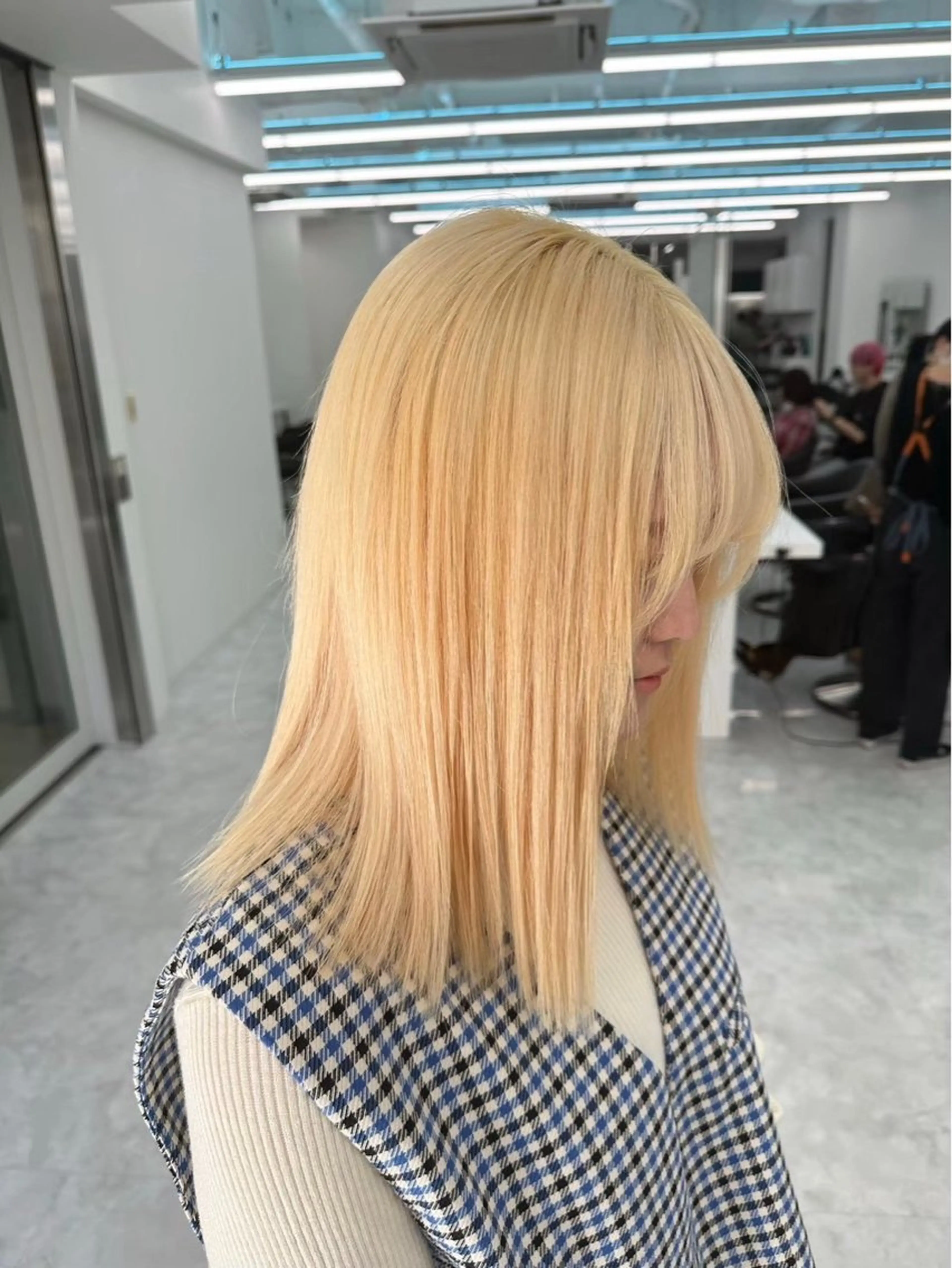 カラー ユイ☆ハイトーン ☆ブリーチデザインのヘアスタイル