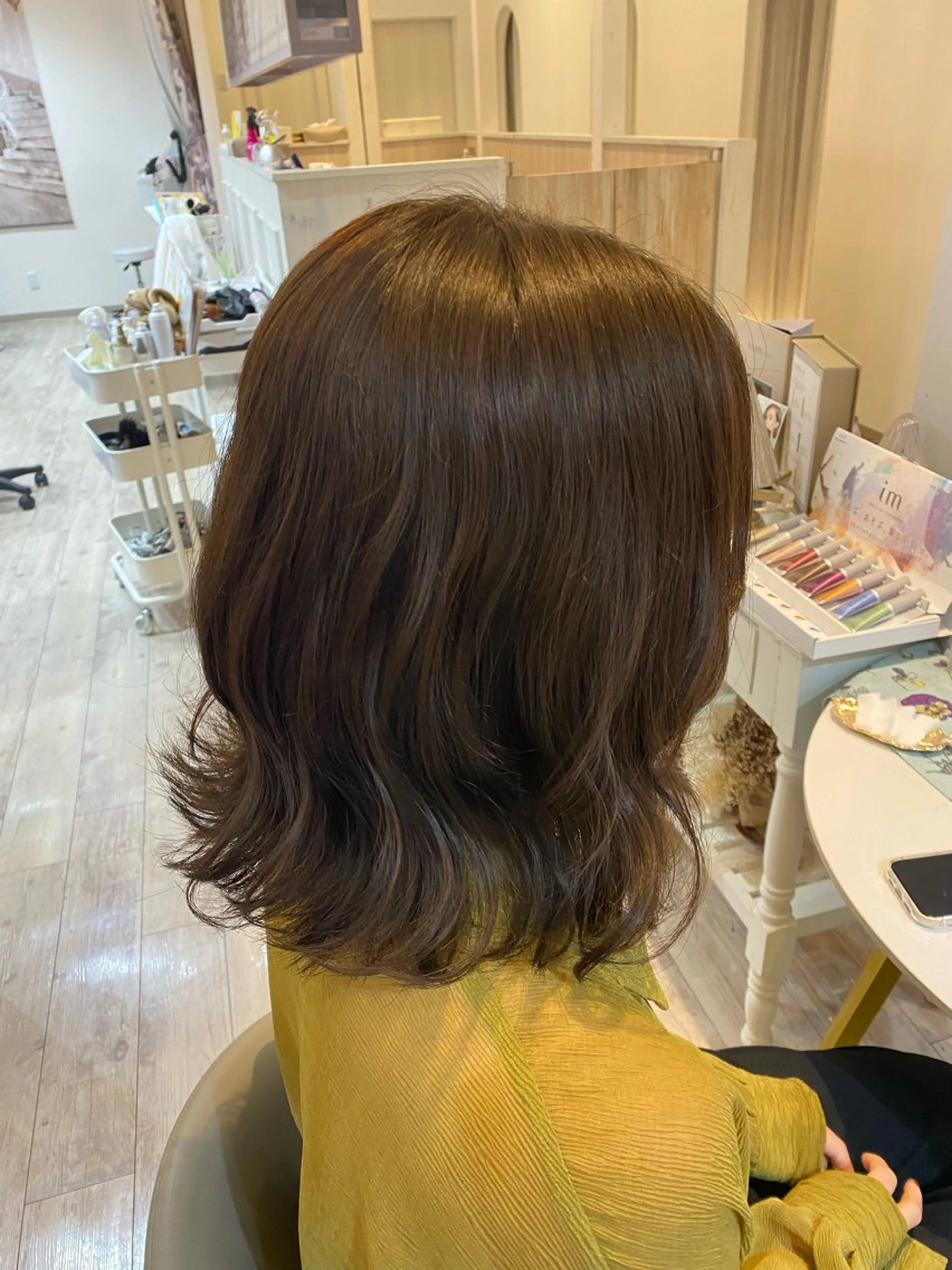 ミディアム かまだ しおりのヘアスタイル