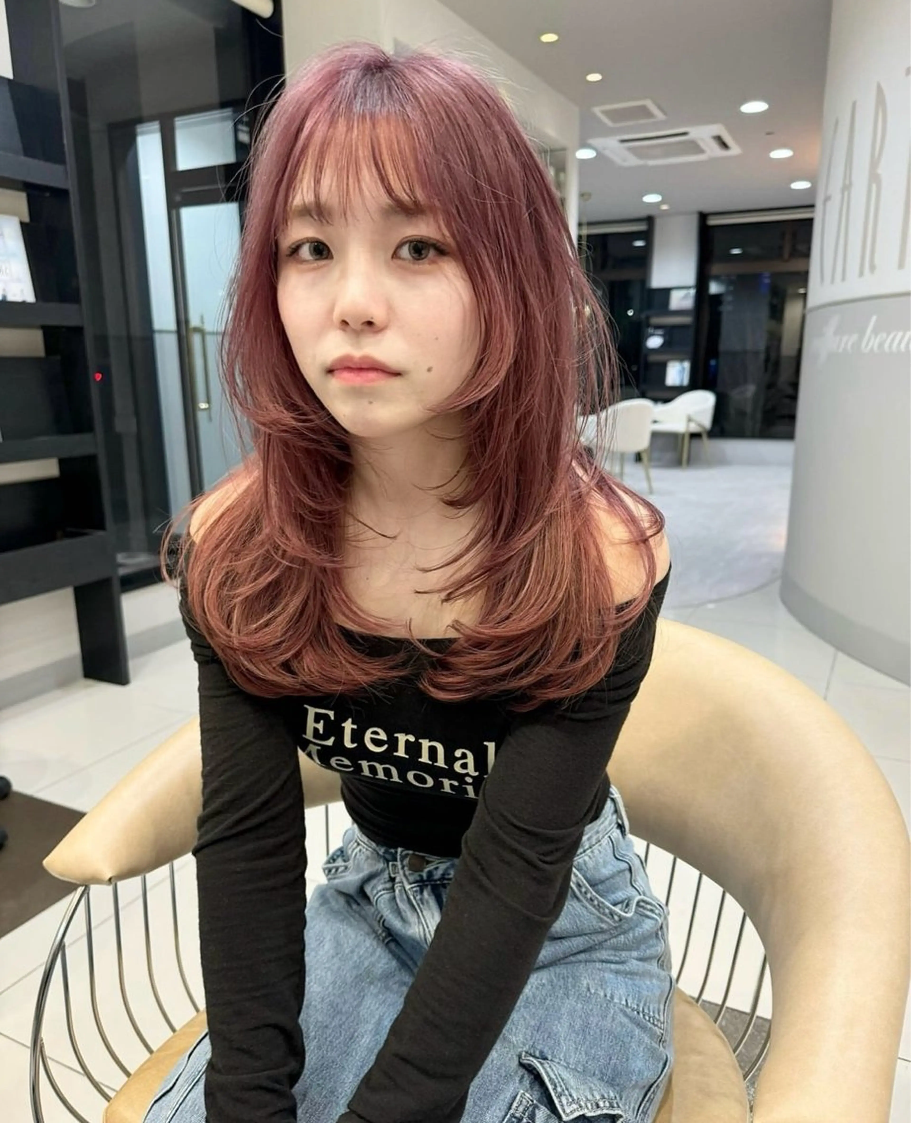 ロング カラー 小林 彩音のヘアスタイル