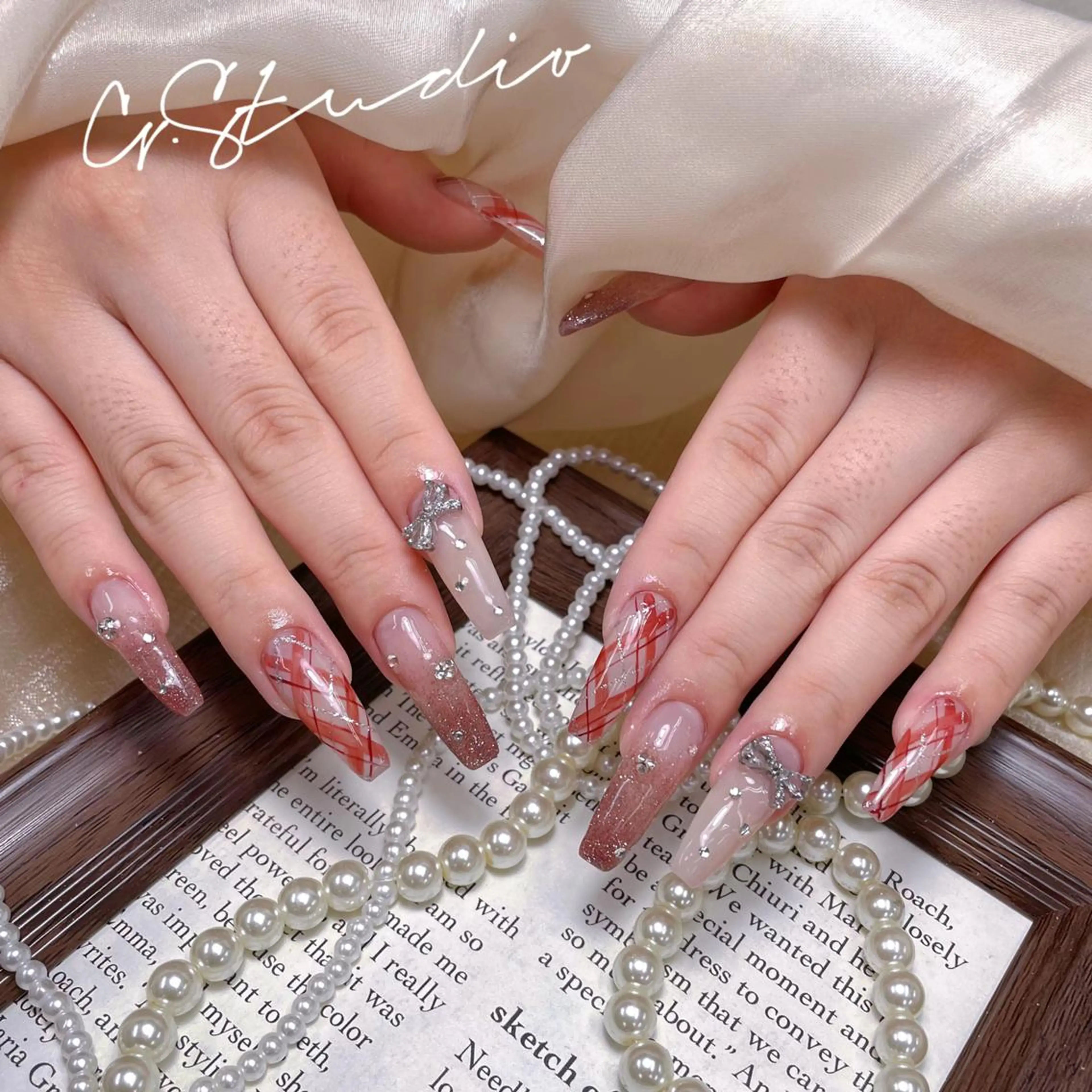 ネイル ハンドネイル ハンドケア G. 長さ出し専門店のネイルデザイン