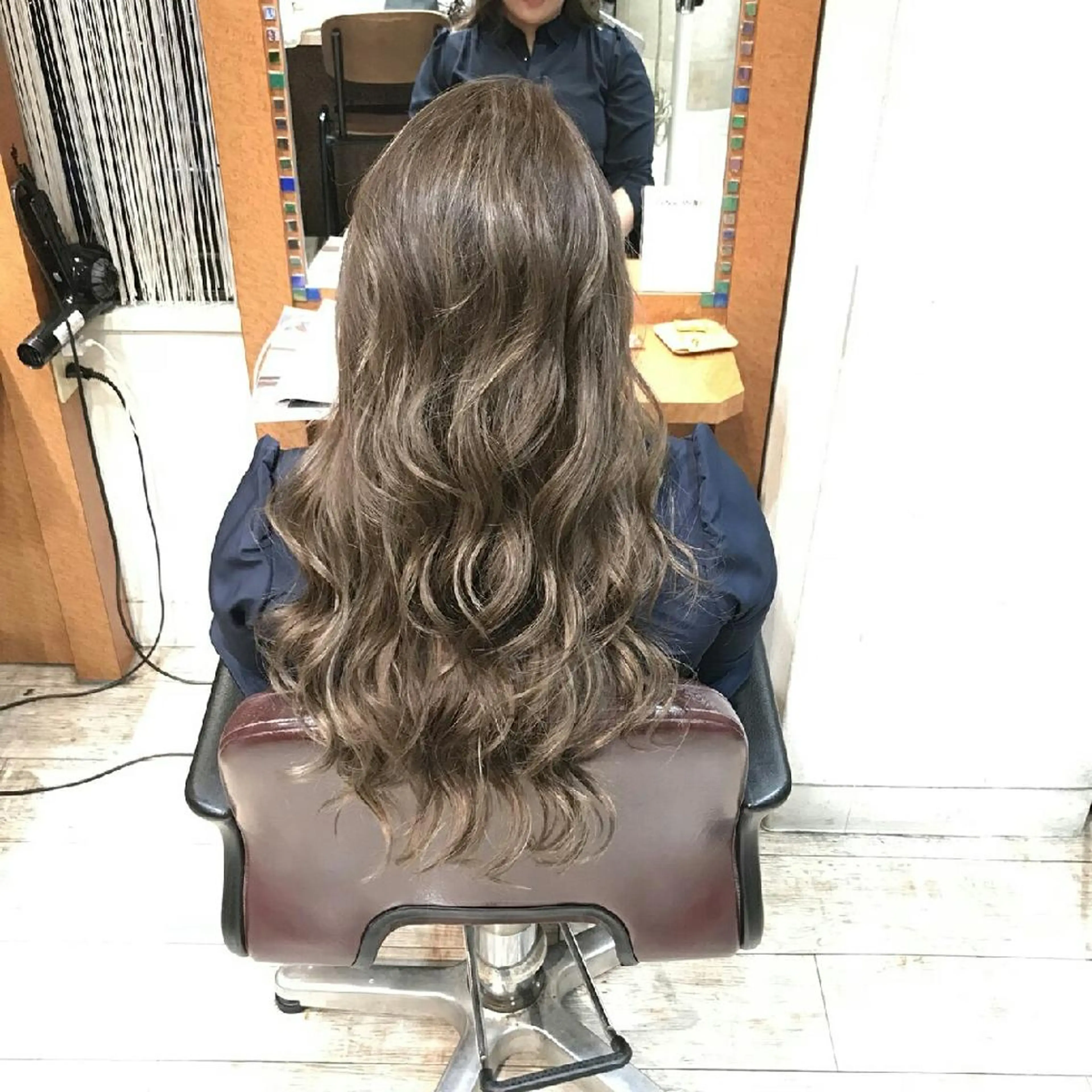 ロング カラー グレージュ ハイライトカラー ハイライト 100%髪質改善特化 TRUNSのヘアスタイル