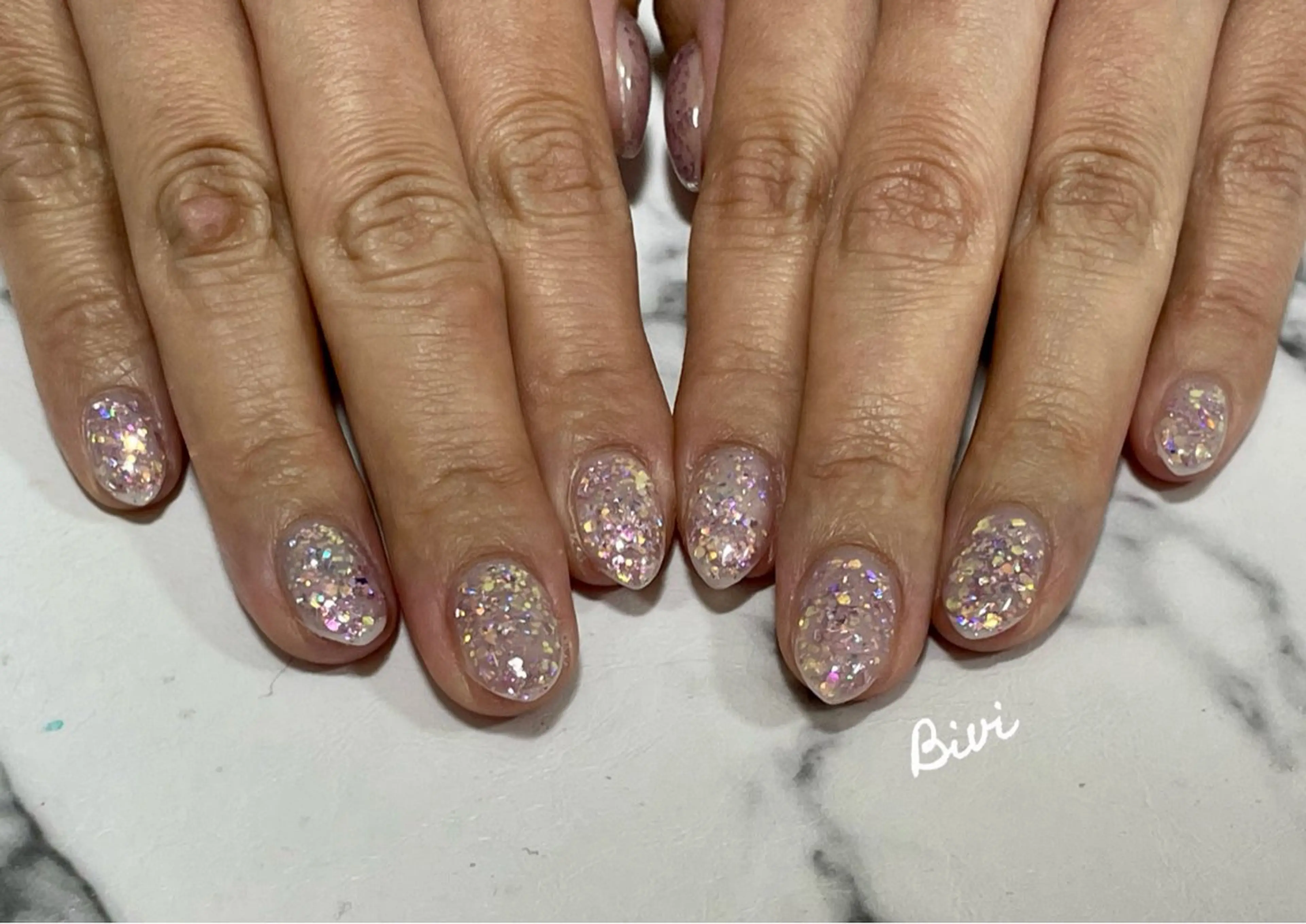 ネイル アートネイル フラッシュネイル ラメ(グリッター) シルバー スクエアネイル ♡Bivi♡自爪に 優しいネイルサロンのネイルデザイン