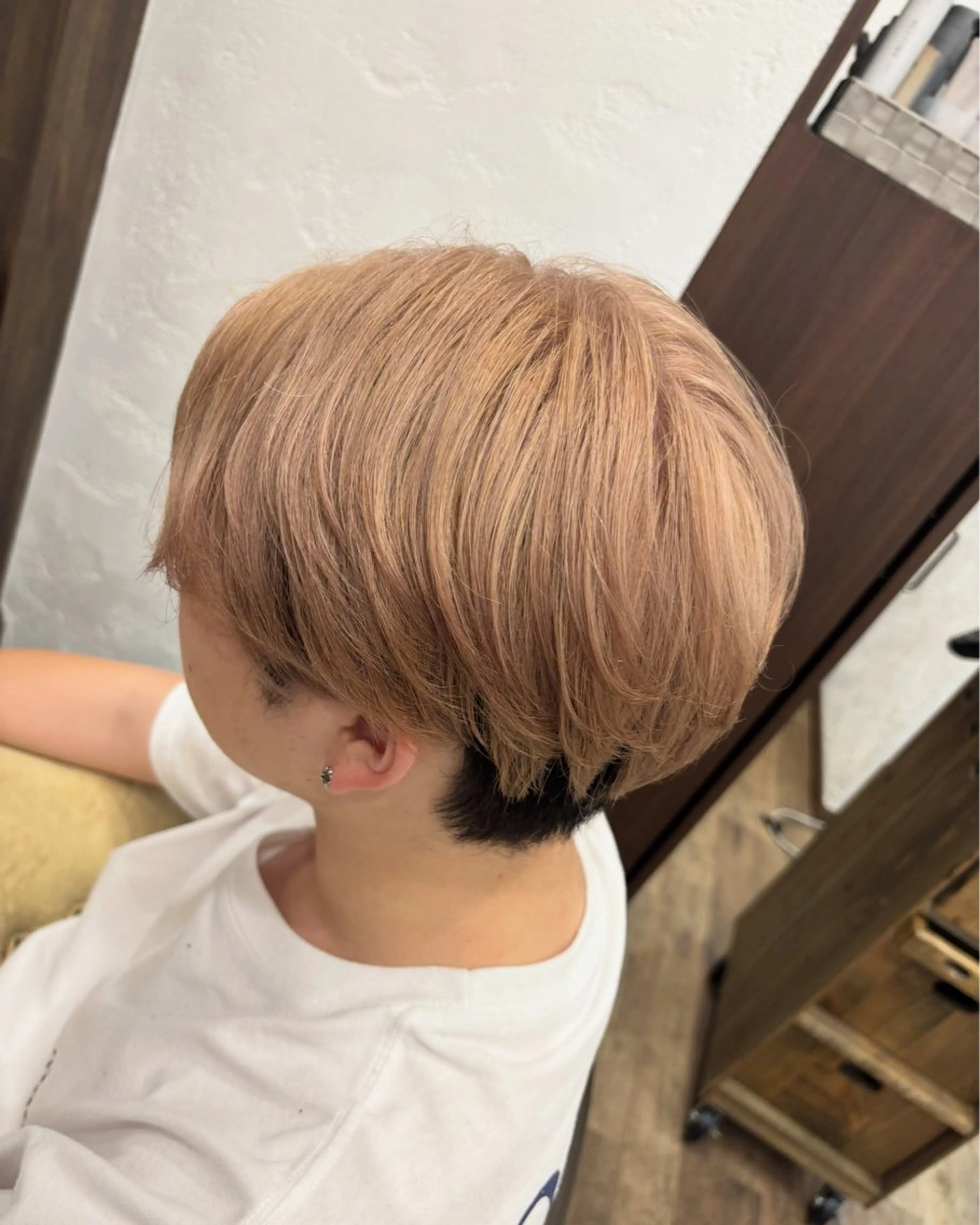 ショート カラー 市毛 結菜のヘアスタイル