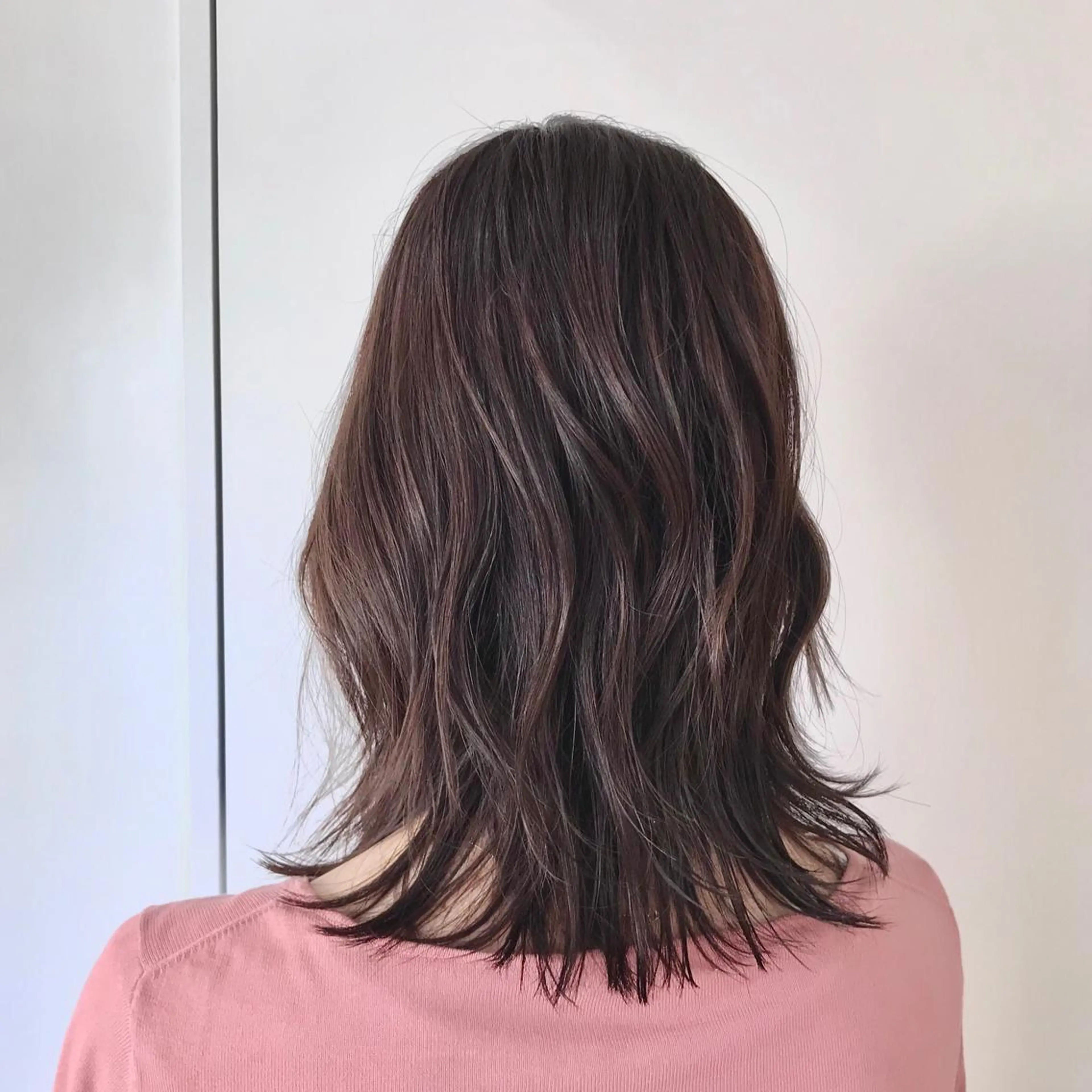 ミディアム オカダ ノゾミのヘアスタイル