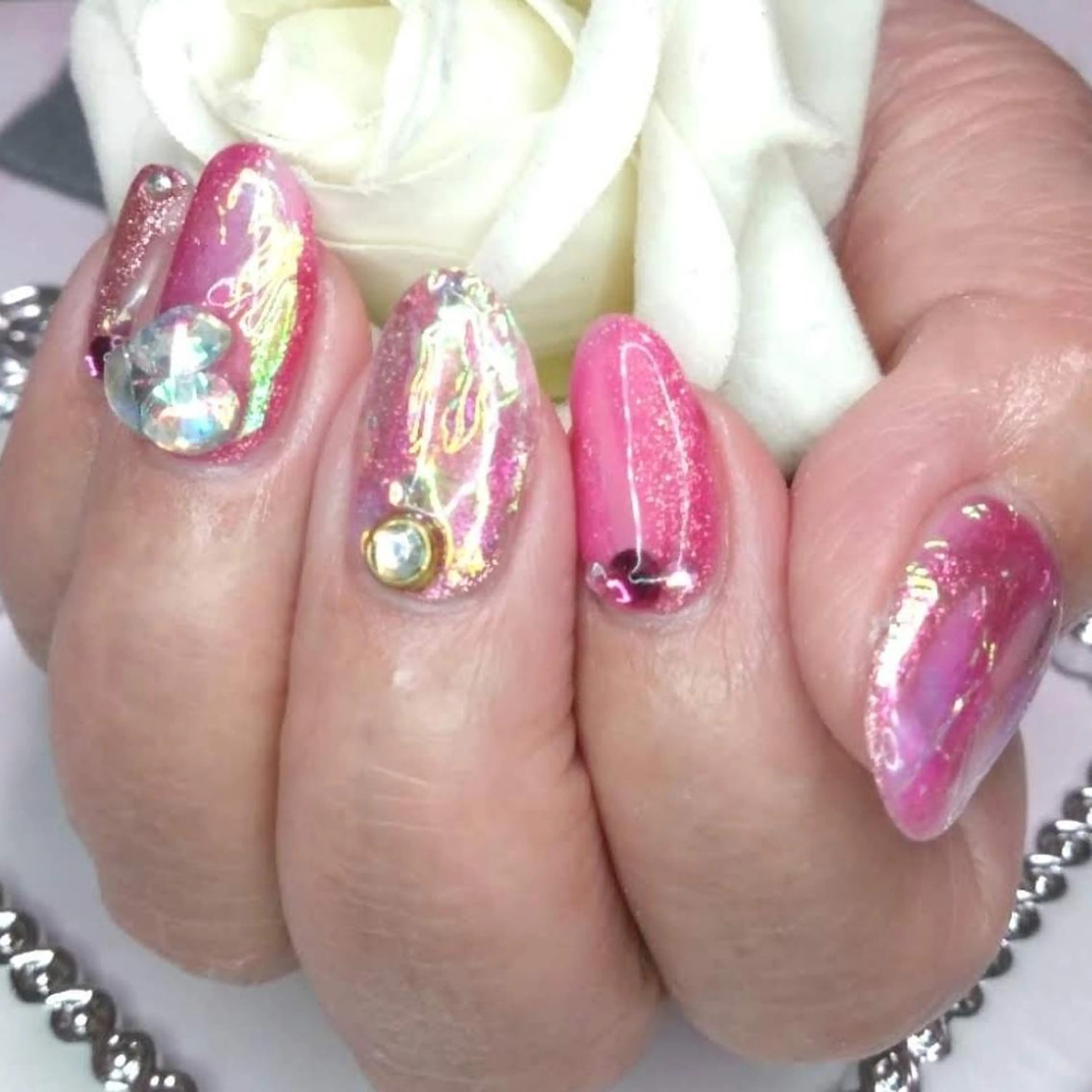 ネイル エステとネイル ローズコンフォートのネイルデザイン