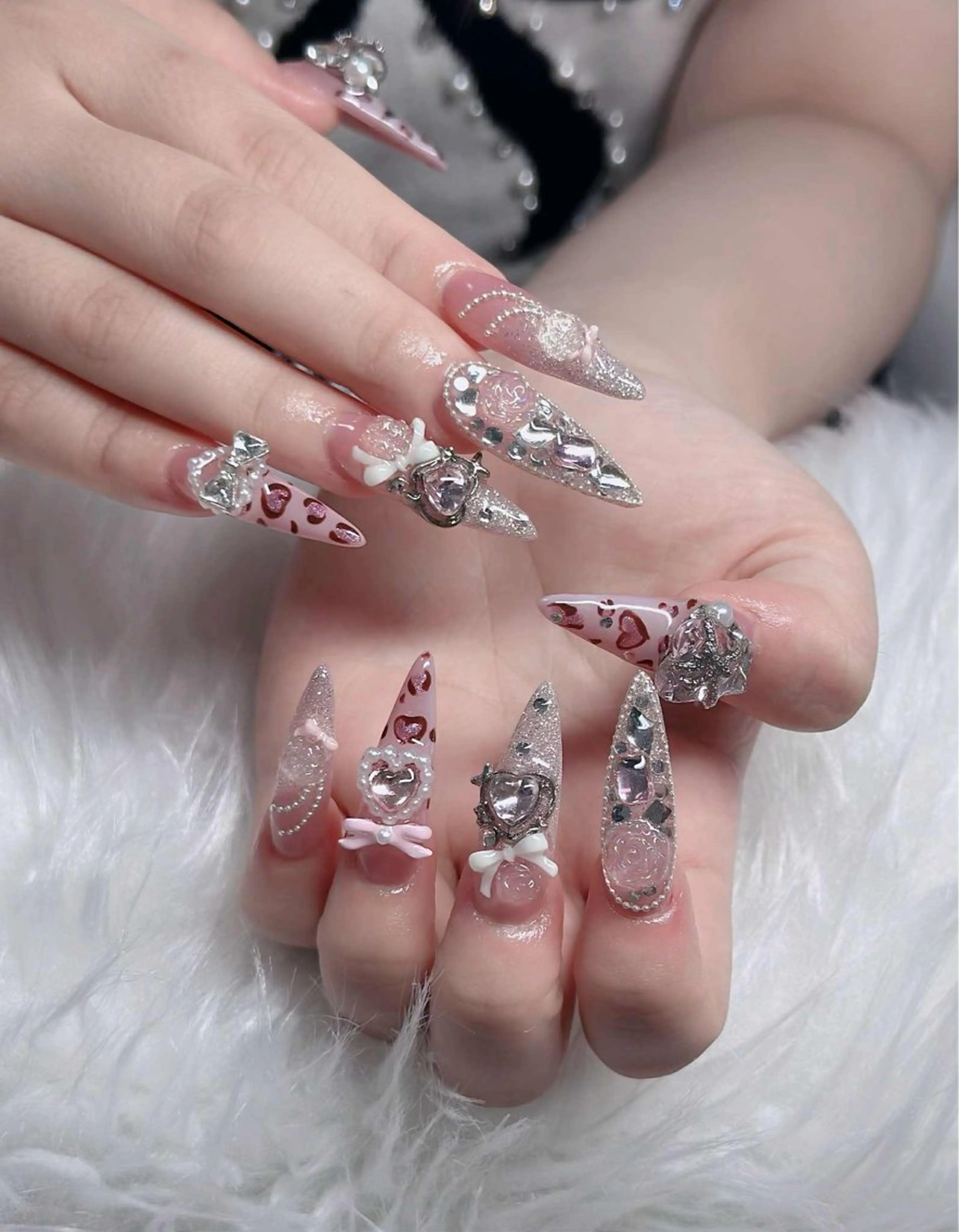 ネイル フレンチネイル ジェルネイル ガラスフレンチ ハロウィン ハート H.baby Nail Salonのネイルデザイン