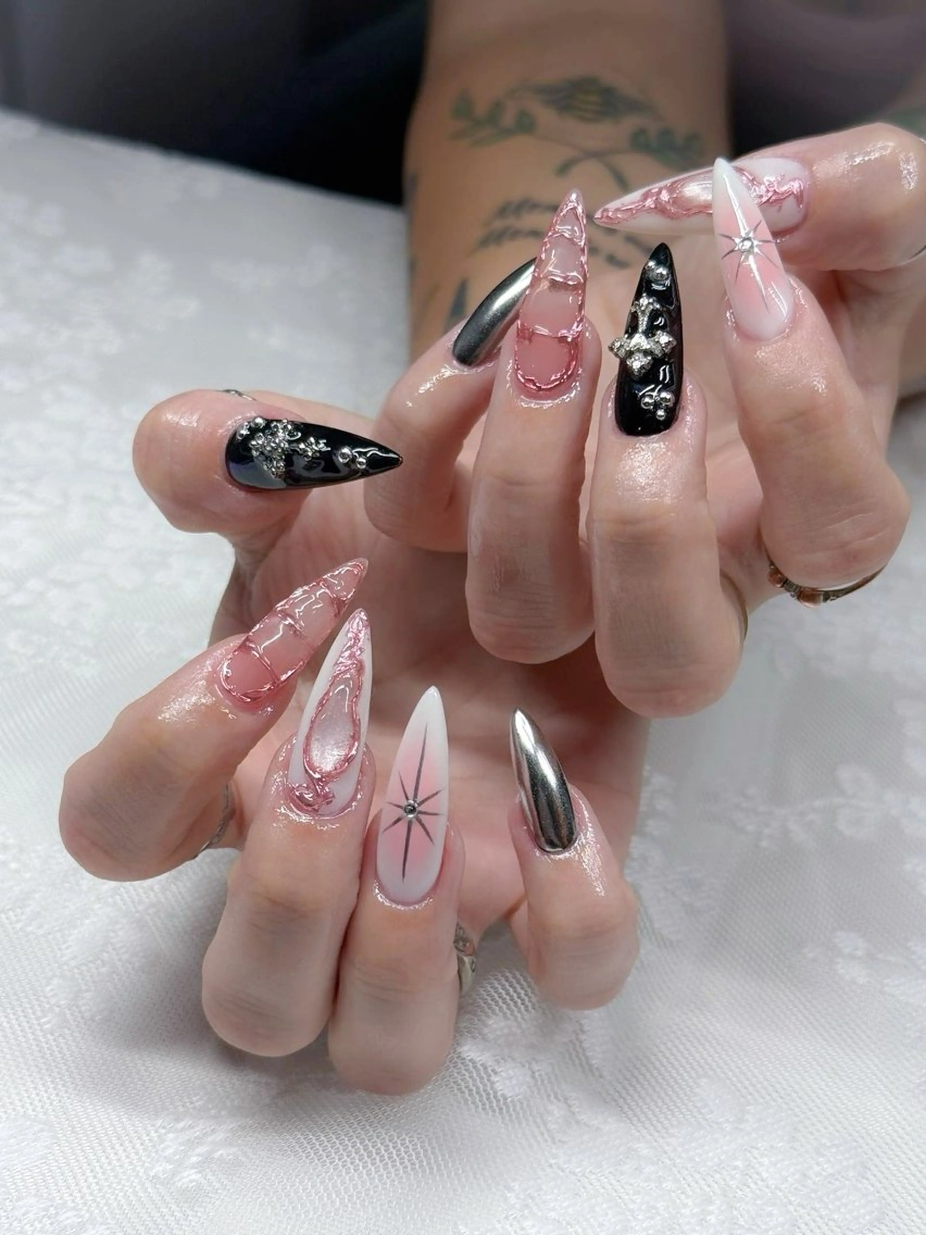 ロング T&D NailSalonのネイルデザイン