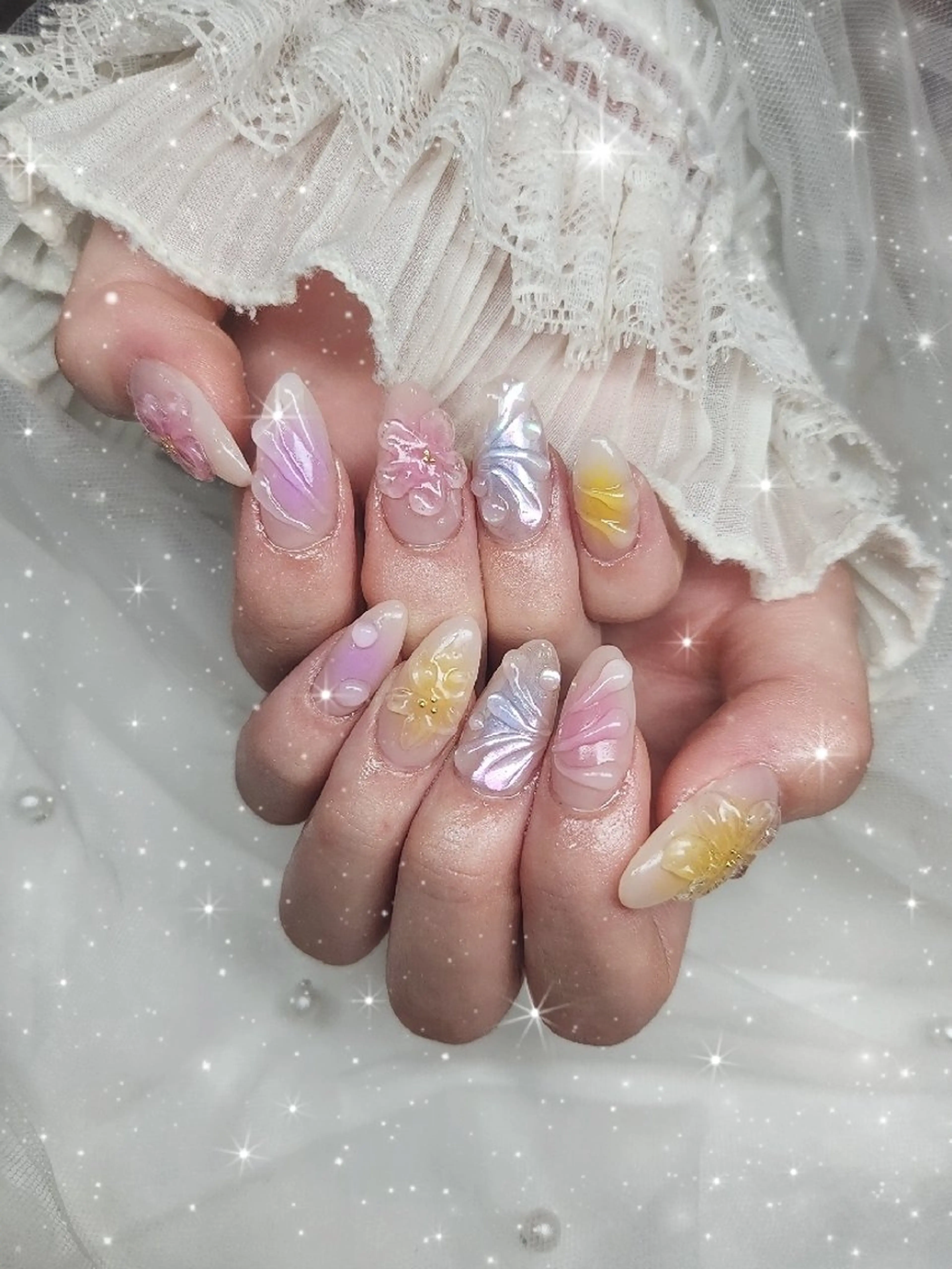 ネイル チークネイル フラワーネイル 韓国ネイル 持ち込み ニュアンスネイル ハンドネイル sissy hatsuneのネイルデザイン