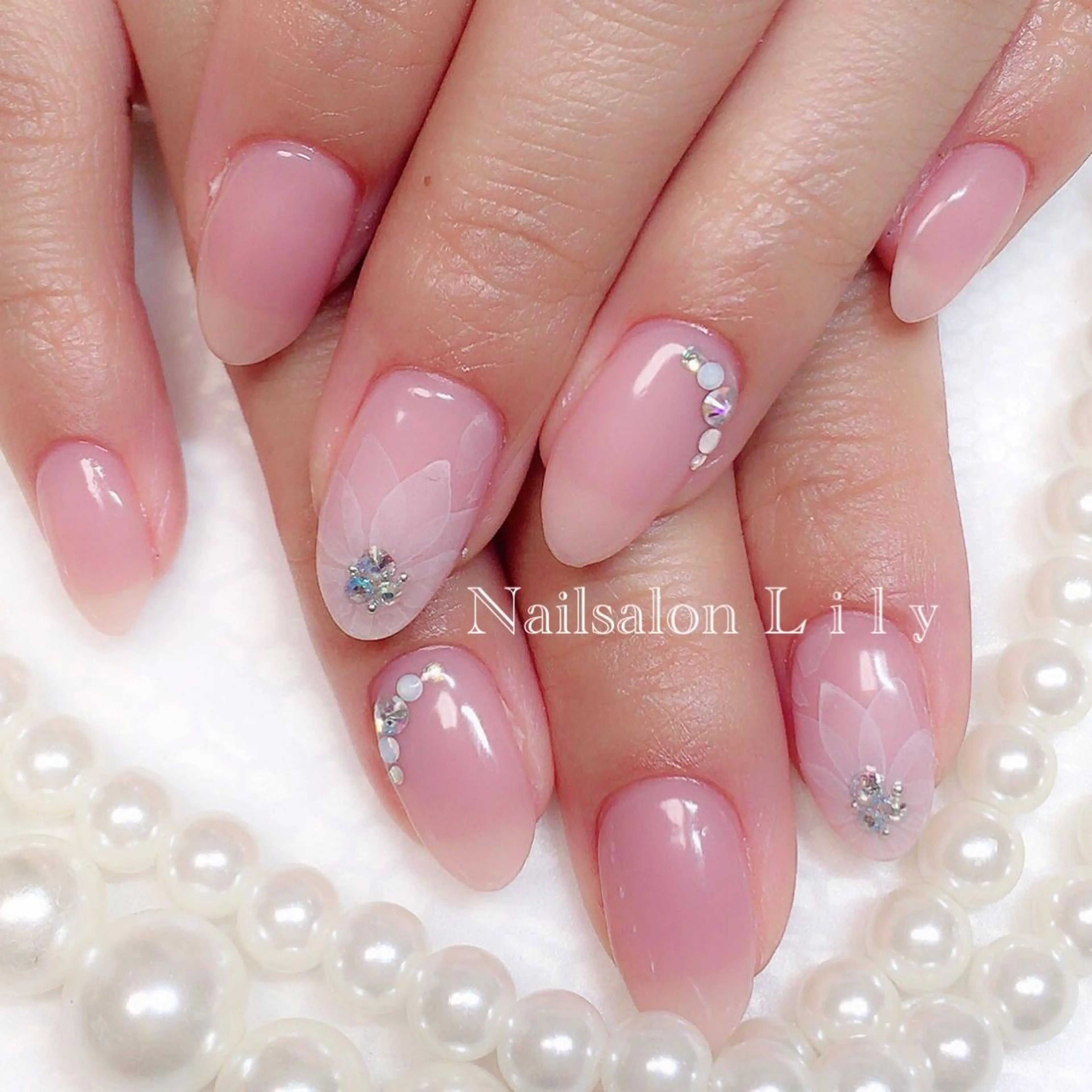ネイル フラワーネイル Lily*nail 🌻Mii🌻のネイルデザイン