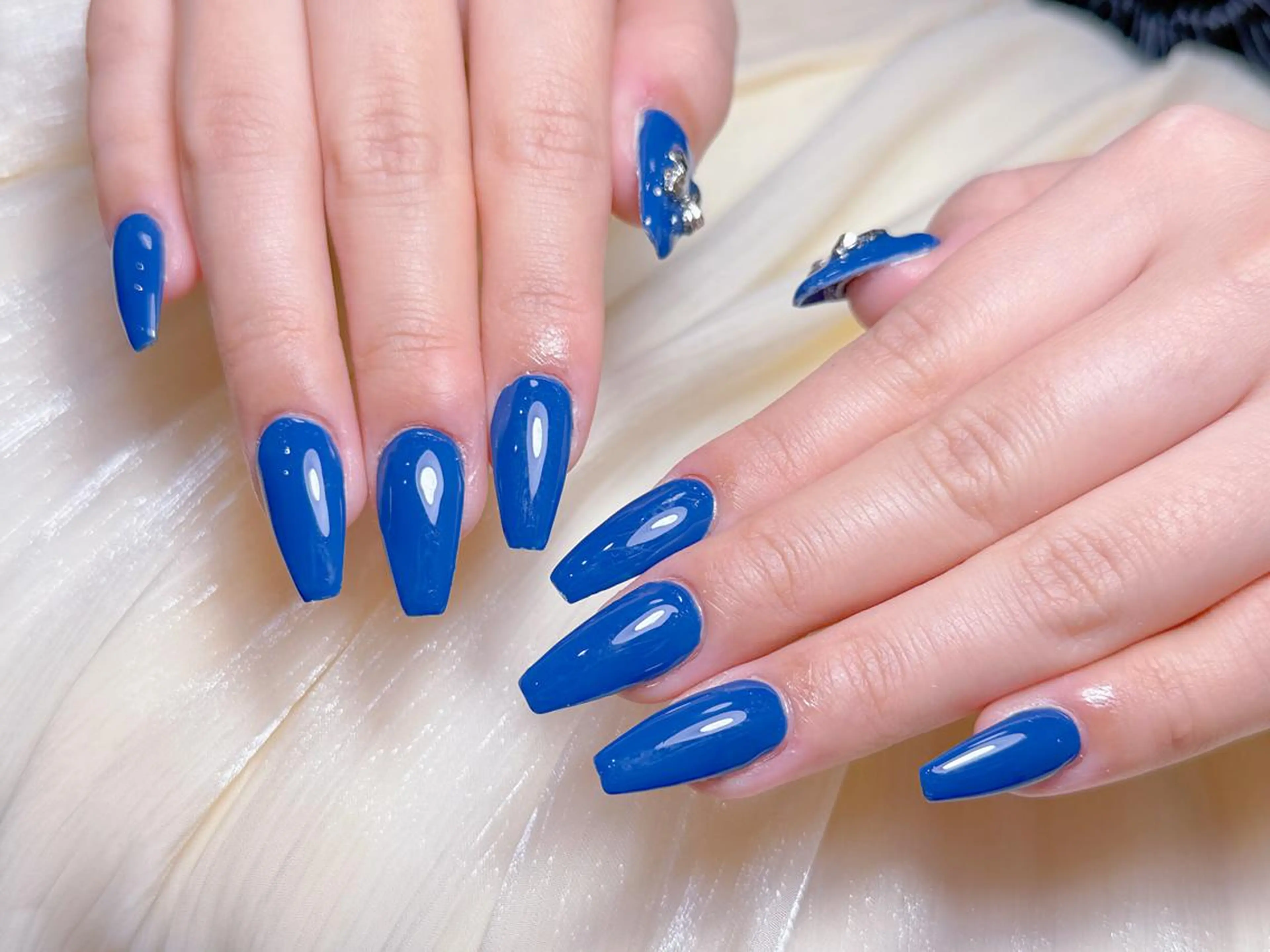 ネイル ハンドネイル ハンドケア Lumina _MIOのネイルデザイン