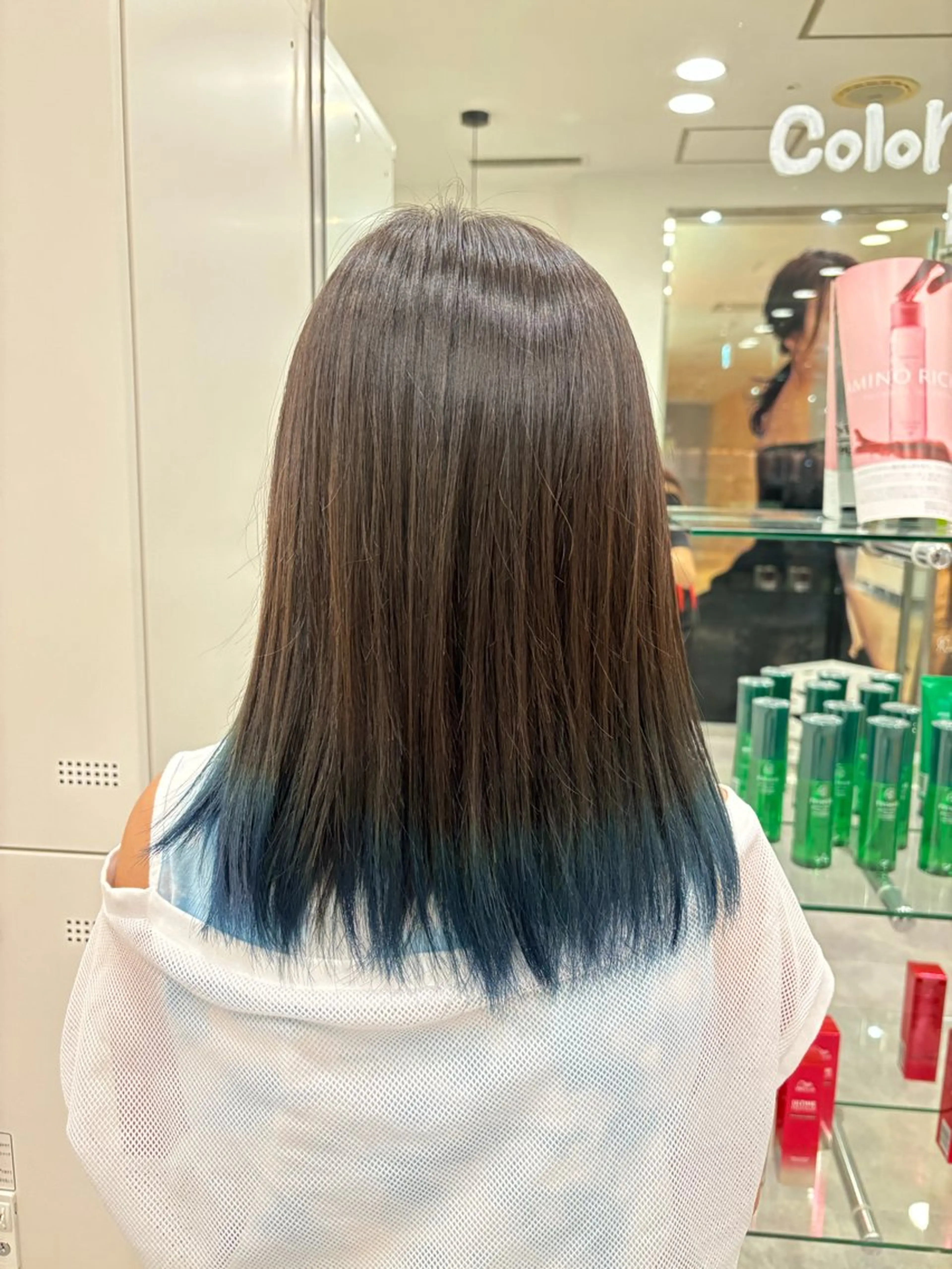 ミディアム カラー ブルーカラー ヘアカラー 神田 淳美のヘアスタイル