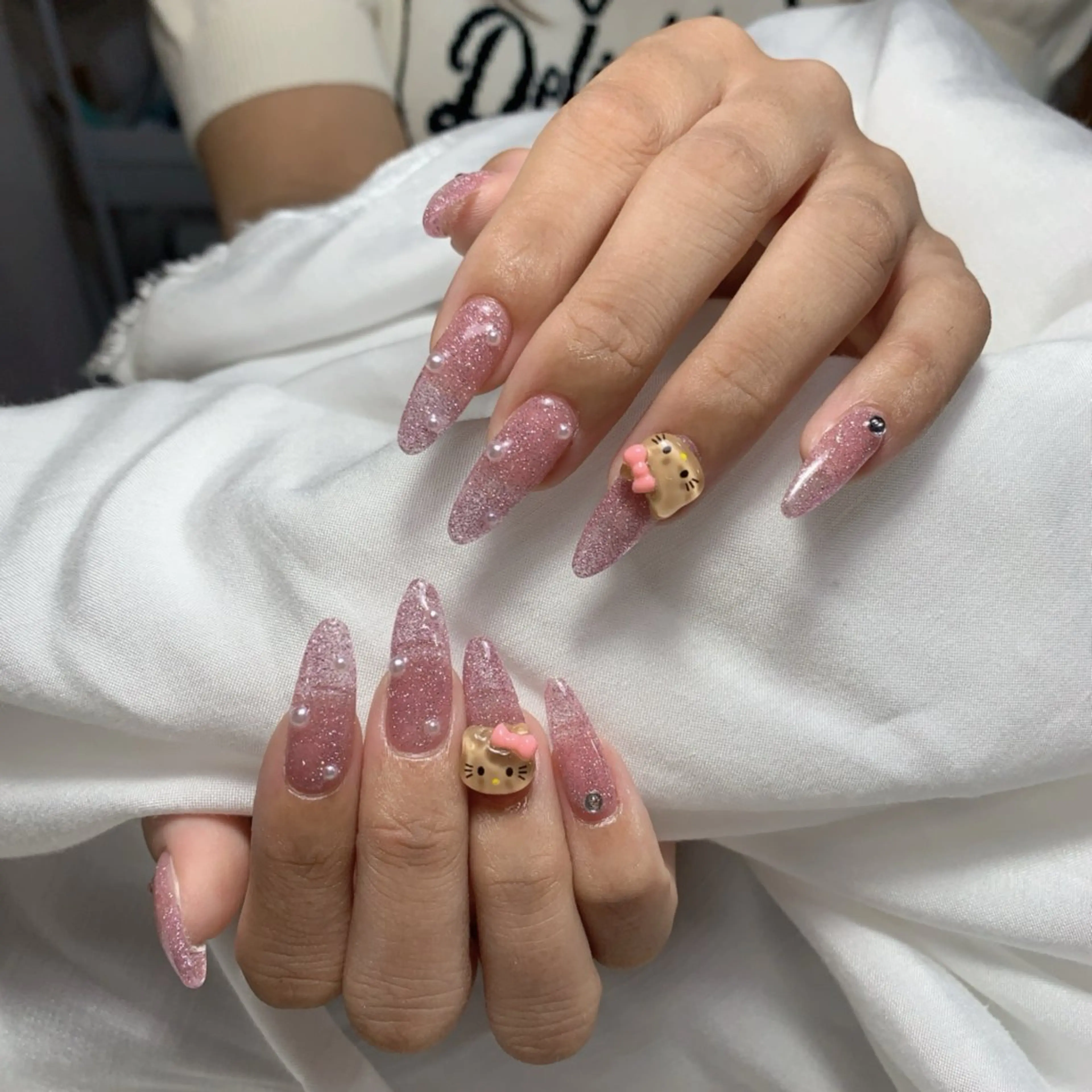 ネイル ブルー チークネイル フレンチネイル ハート ホログラムネイル ハンドネイル インフィニティ ネイルサロンのネイルデザイン