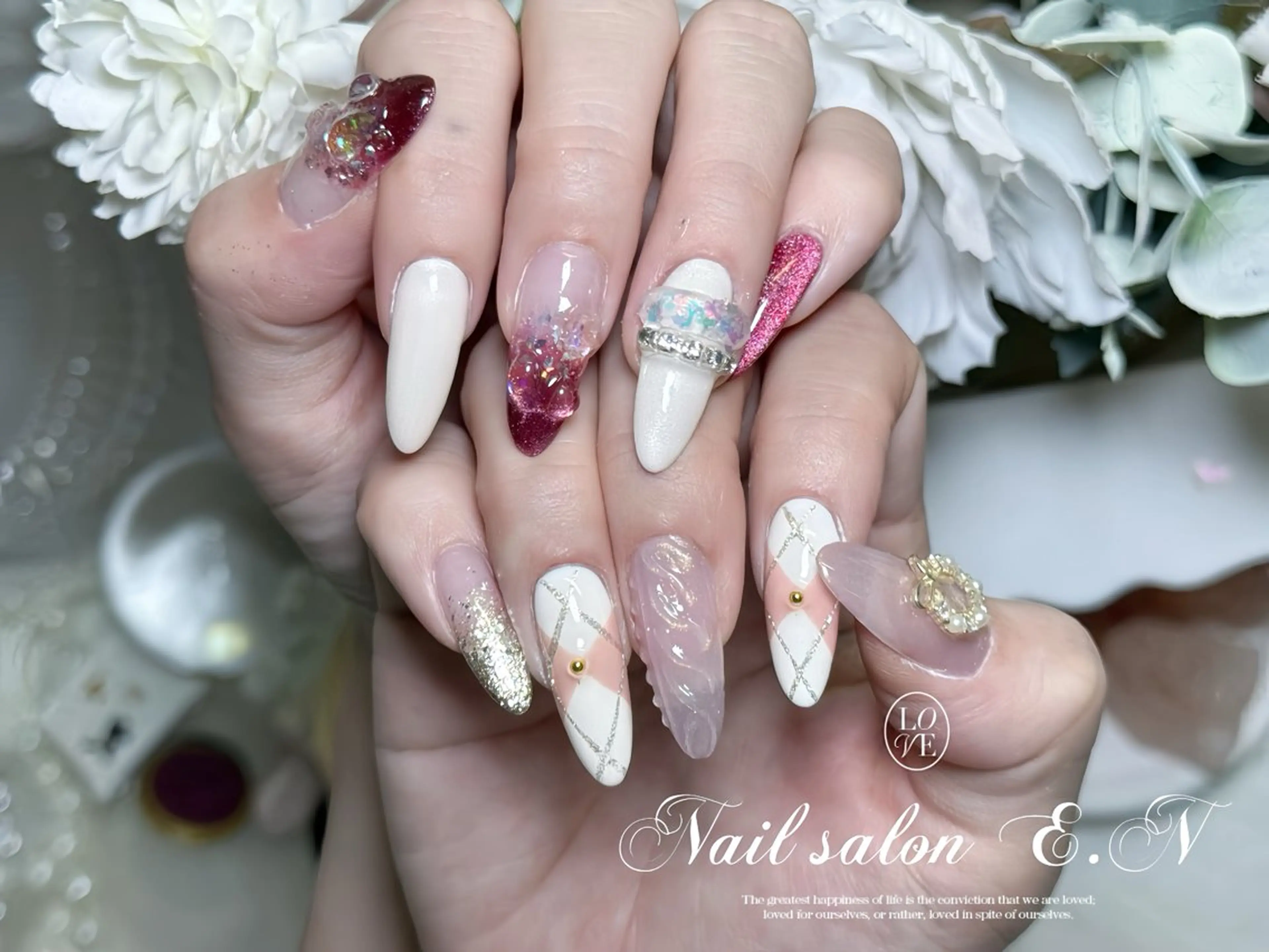 ネイル アートネイル オーロラネイル ガーリー キラキラネイル 韓国ネイル ハンドネイル E.N🦋 長さ出し/持ち込みのネイルデザイン