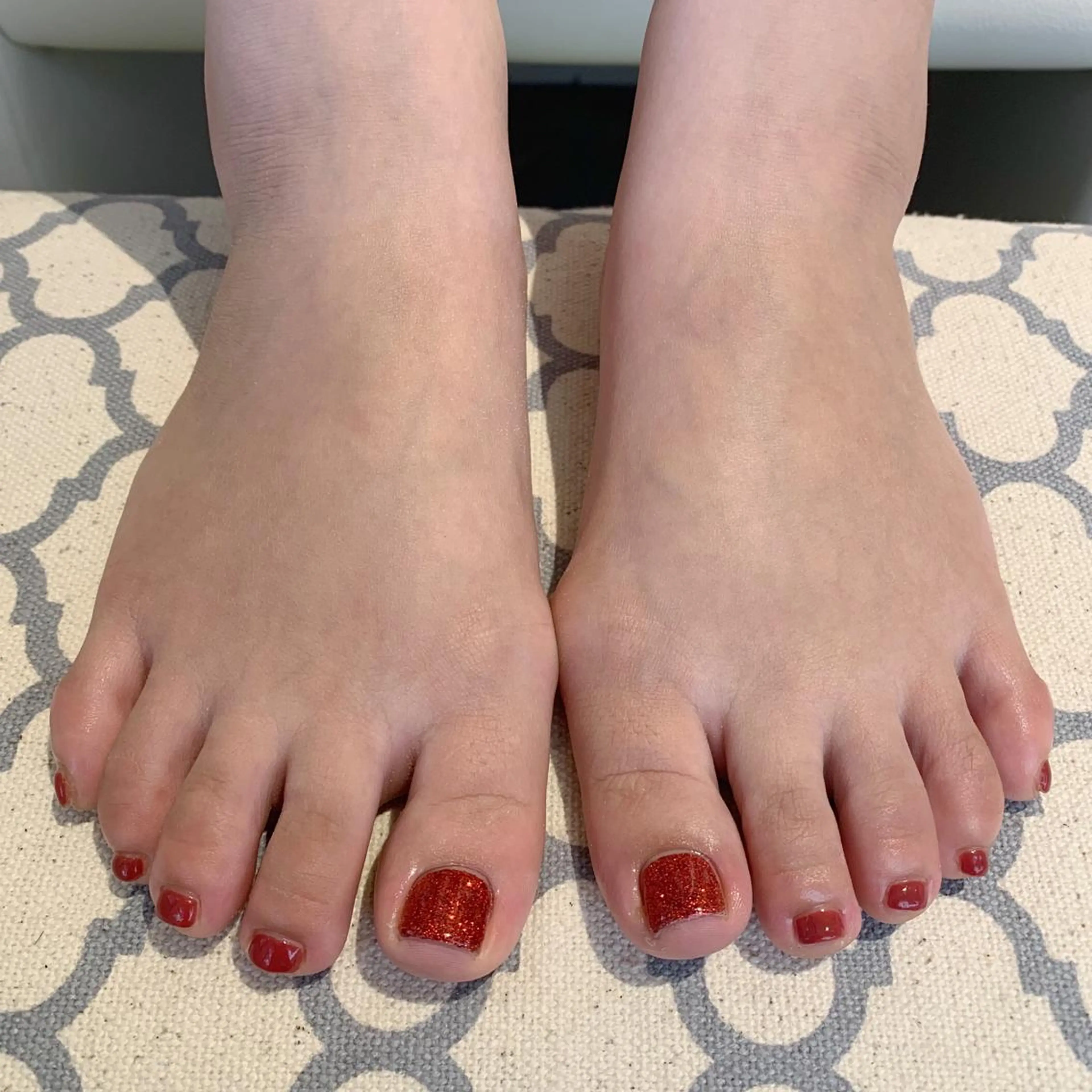 ネイル フットネイル ジェルネイル ラメ(グリッター) ワンカラーネイル パラジェル フットネイル 鈴木 里奈のネイルデザイン