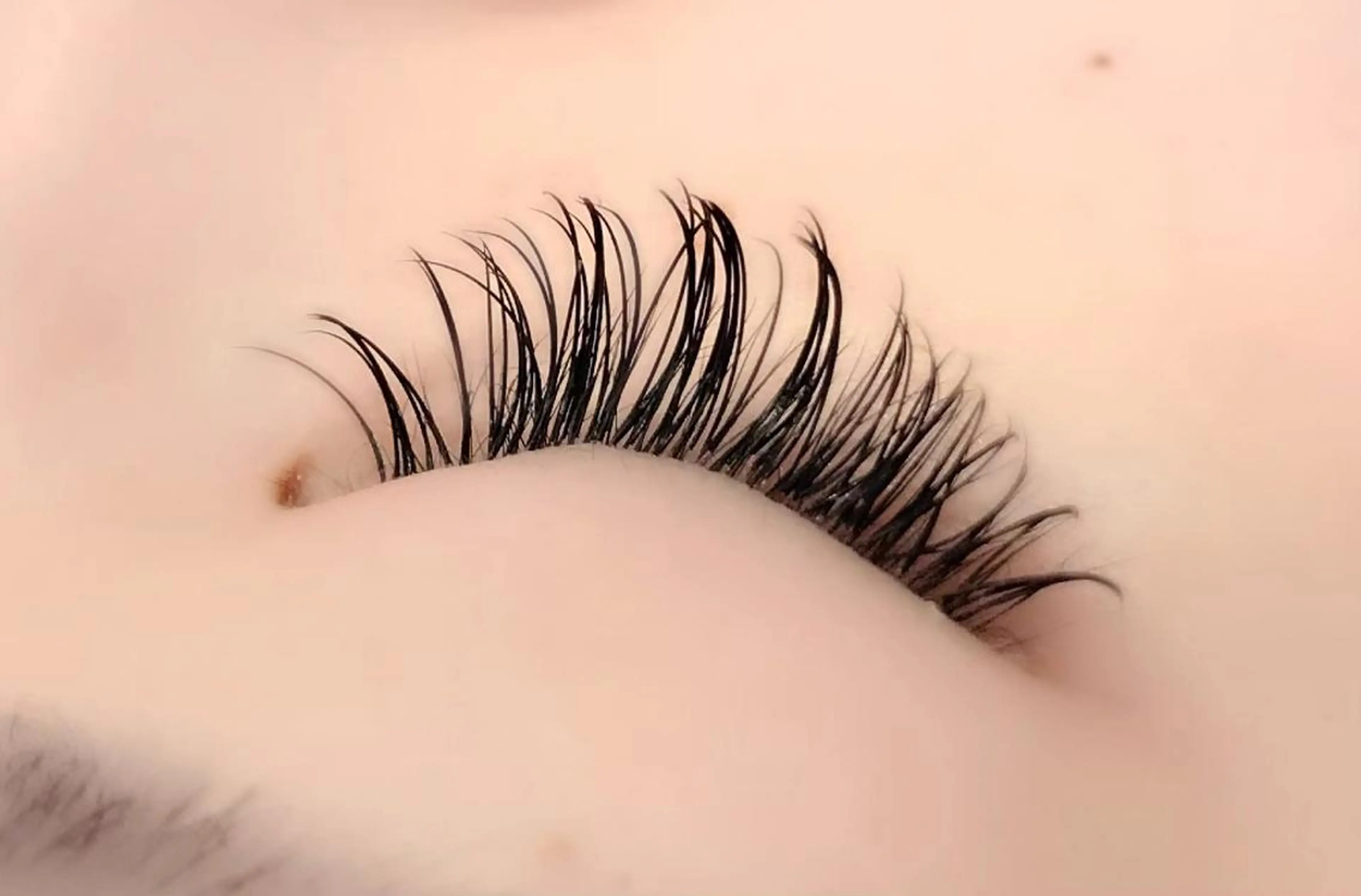 マツエク・マツパ 岡田詩織 MODE Ks松原店のヘアスタイル