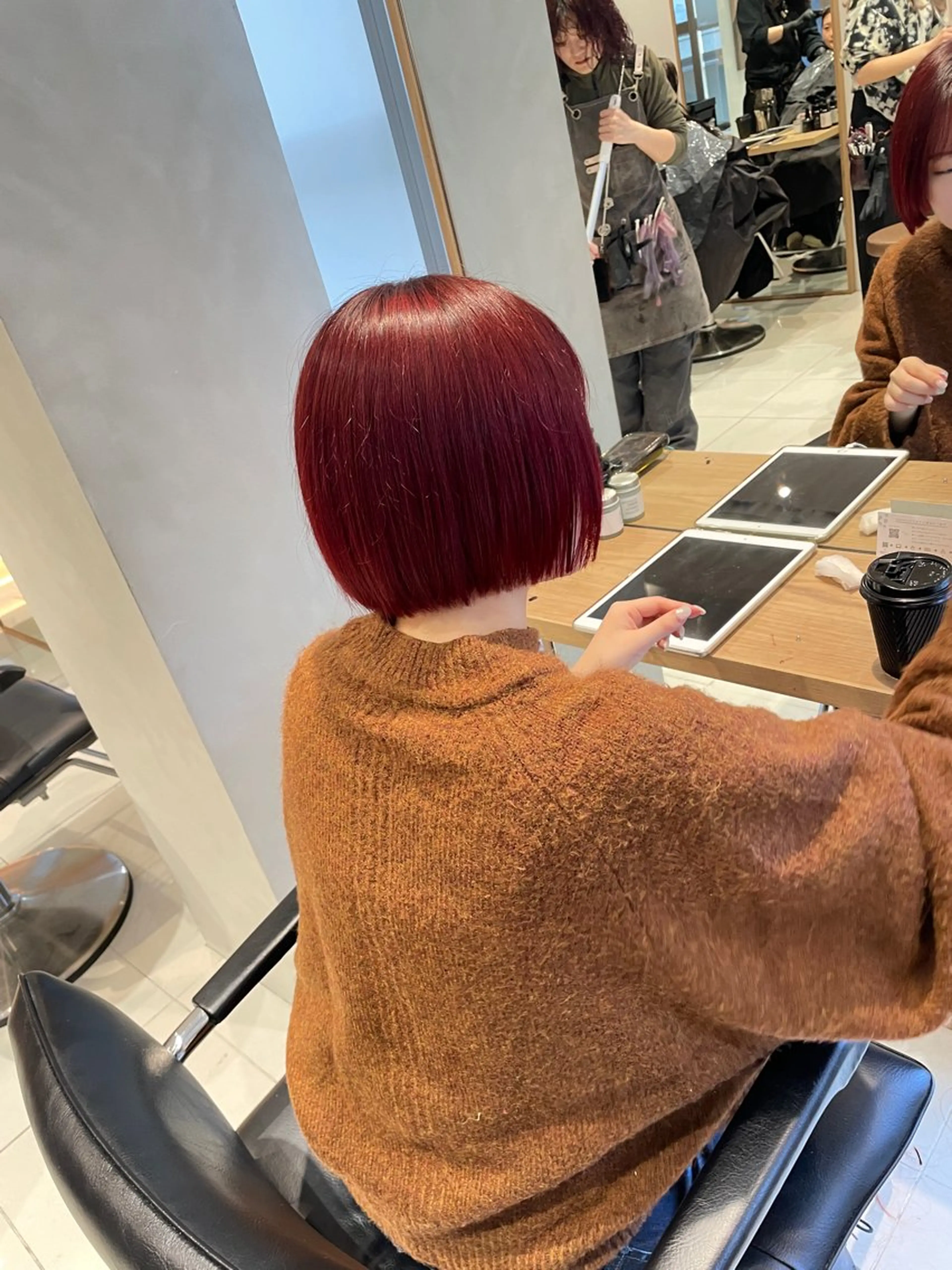 ショート カラー ヘアアレンジ ブリーチ ダブルカラー ブリーチなしカラー レッドカラー カット トリートメント ヘッドスパ ヘアセット 艶髪✨寒色カラー✨ 翁長孝輔のヘアスタイル