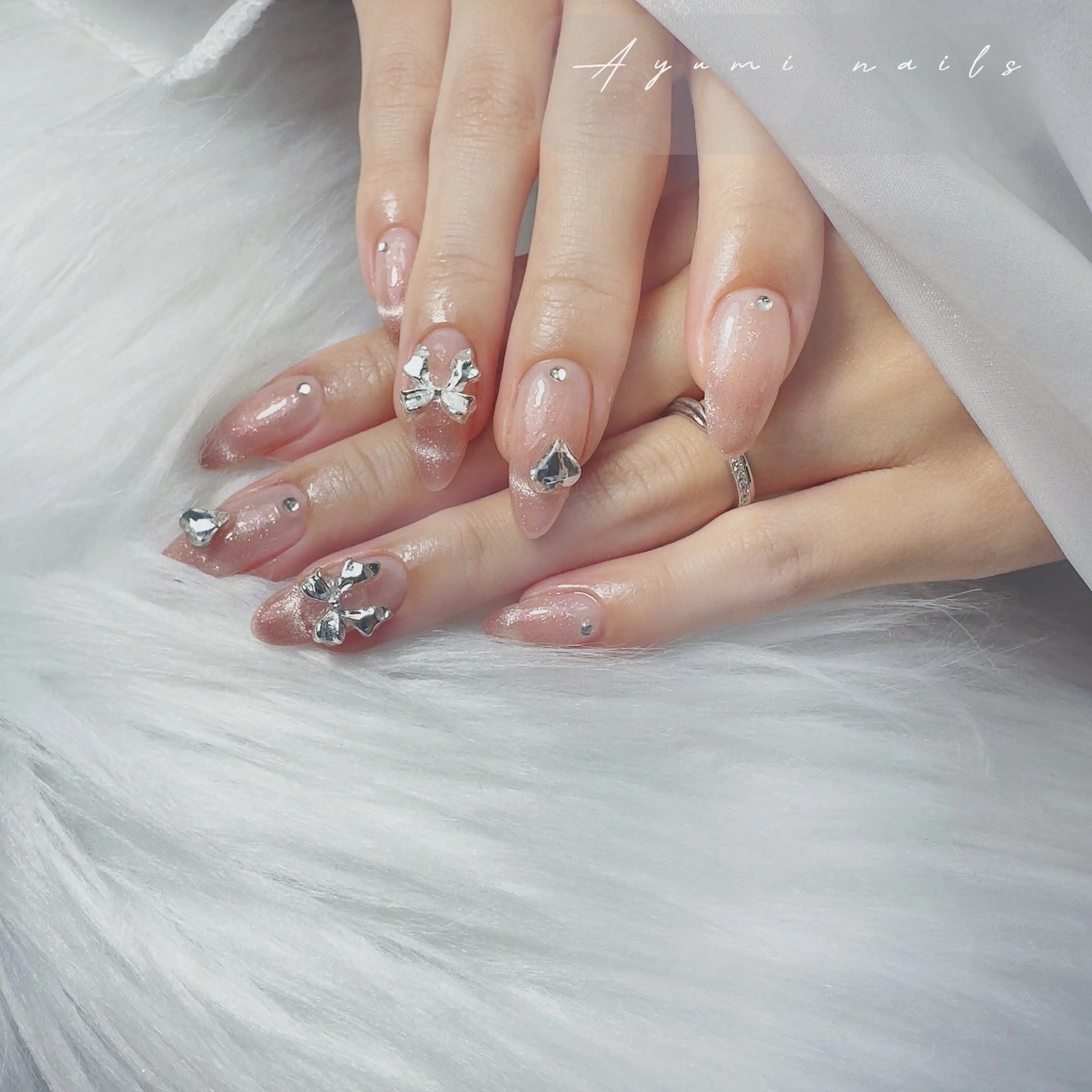 ネイル 持ち込み YUMI ニュアンスnailsのネイルデザイン