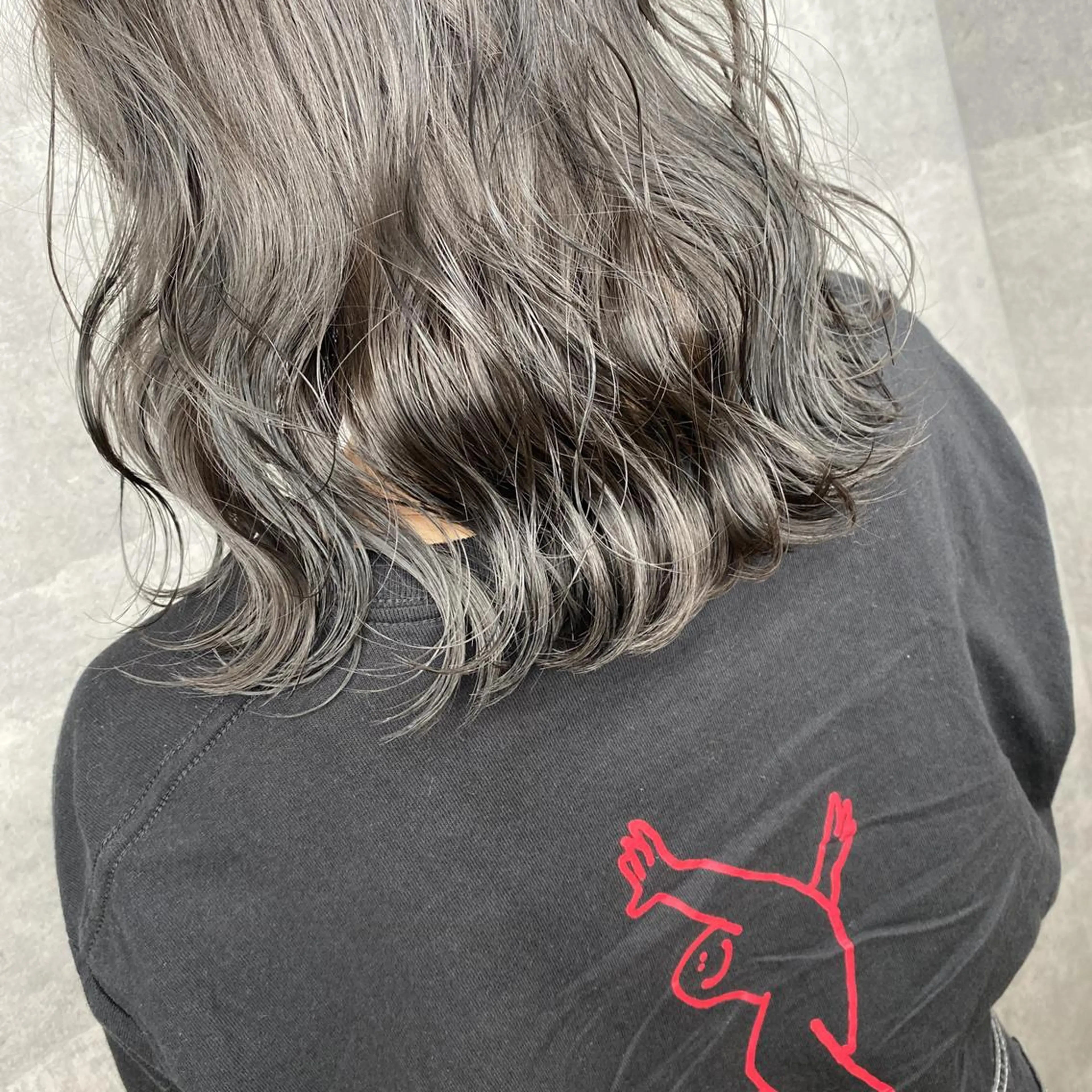 ミディアム カラー _WHITE 天王寺のヘアスタイル