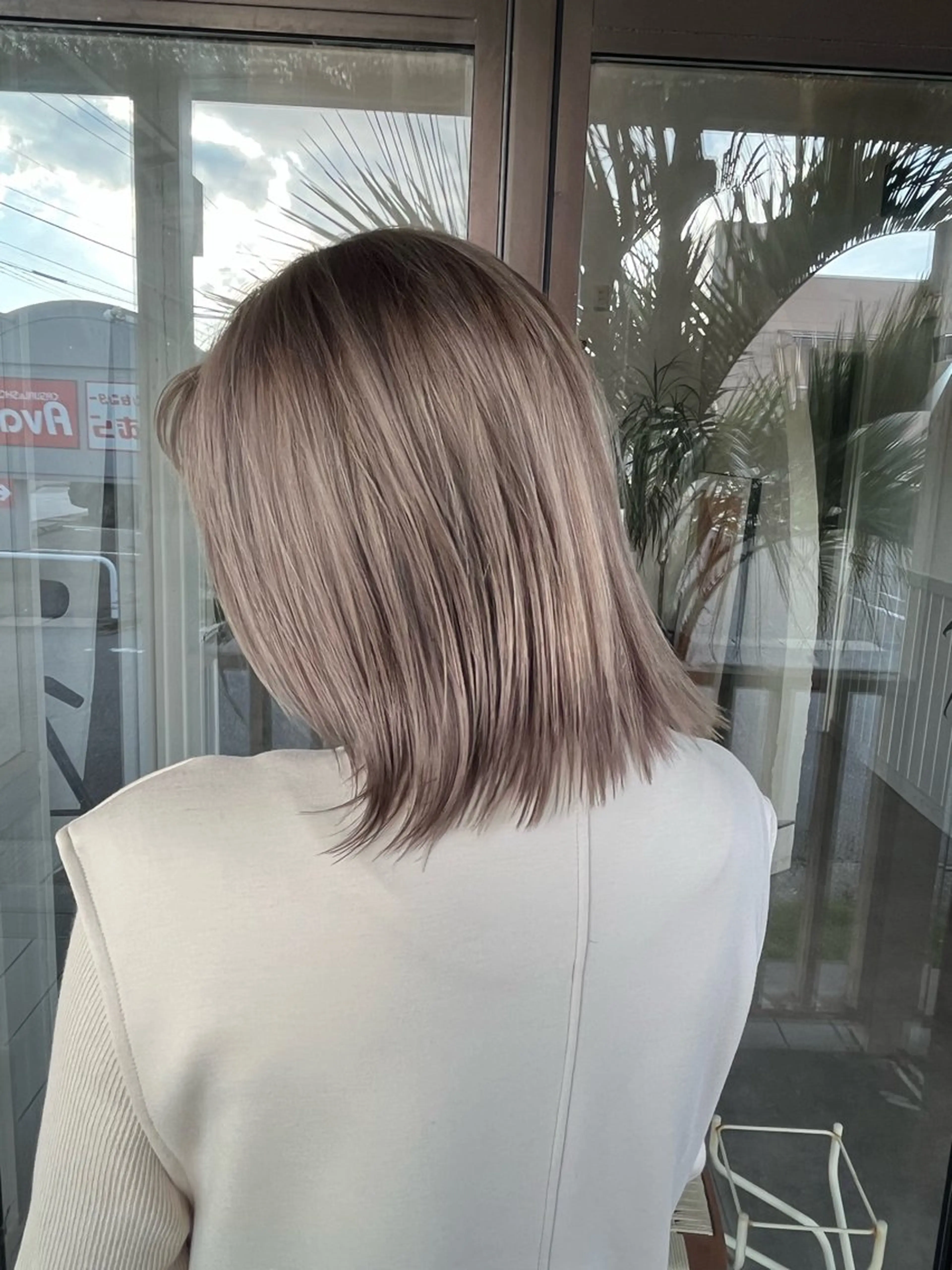 ミディアム ボブ/レイヤー/ ショートcovo代表のヘアスタイル