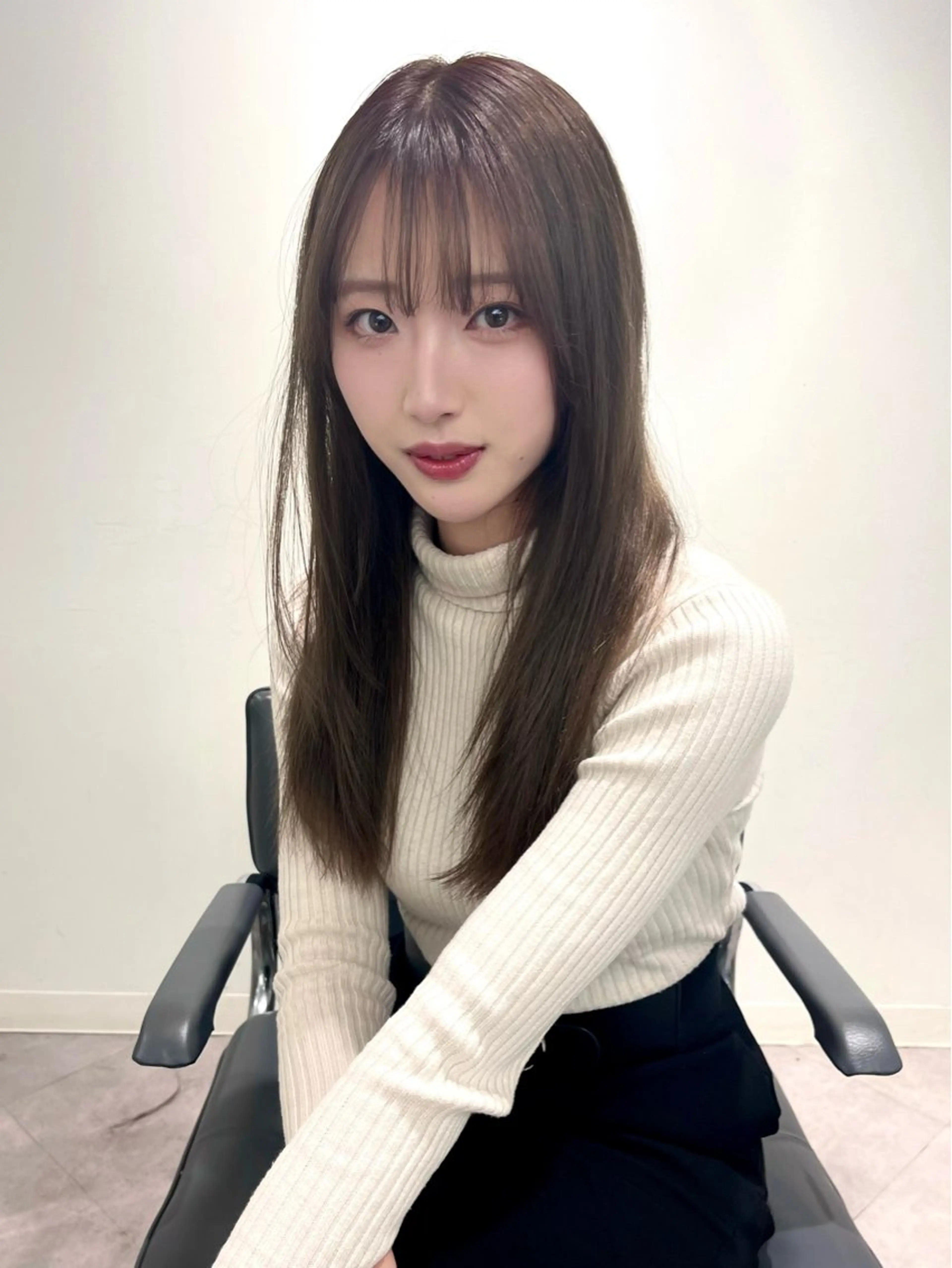 ロング カラー ベージュカラー オリーブベージュ 韓国風ヘア レイヤーカット カット ヘアカラー トリートメント 韓国ハッシュカット/ 新宿/髪質改善/岡崎のヘアスタイル