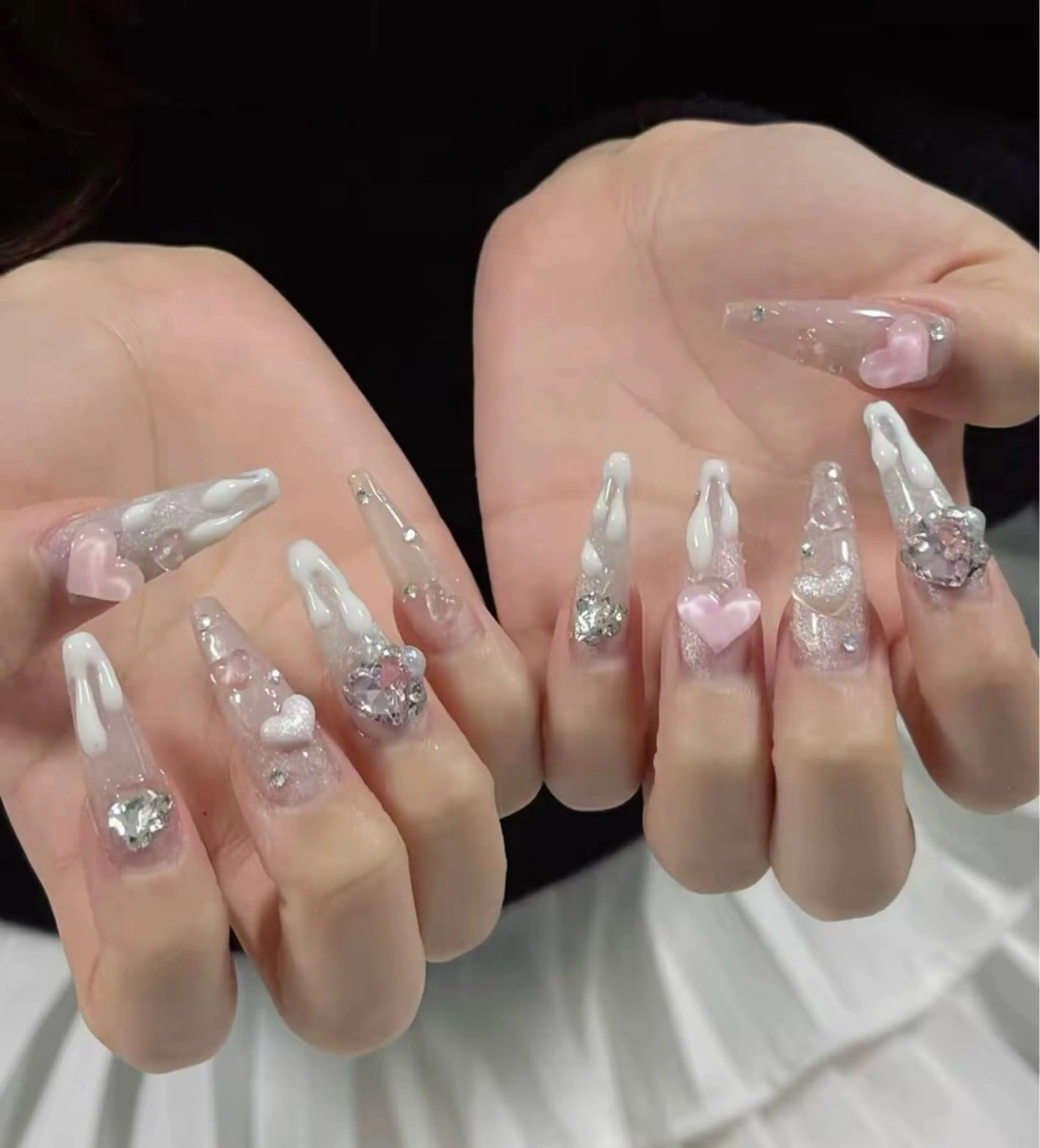 ネイル ボルドー ブラウン チークネイル ドット フットネイル ハンドネイル CHERRYネイルサロン所属・チェリネイルサロン 霞ヶ関のネイルデザイン