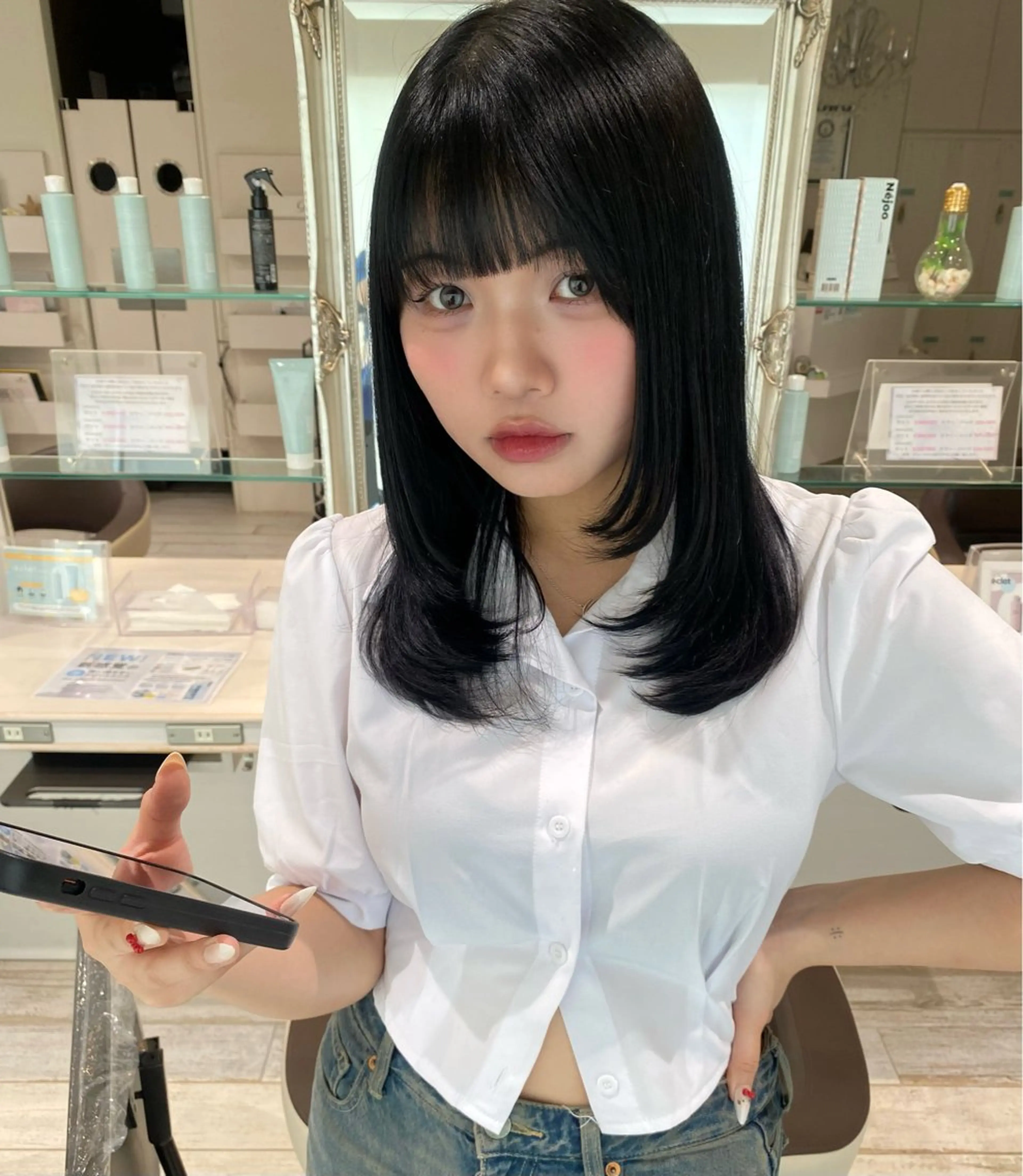 セミロング 顔まわりレイヤー 顔周りカット レイヤーカット 朴 鈴香のヘアスタイル