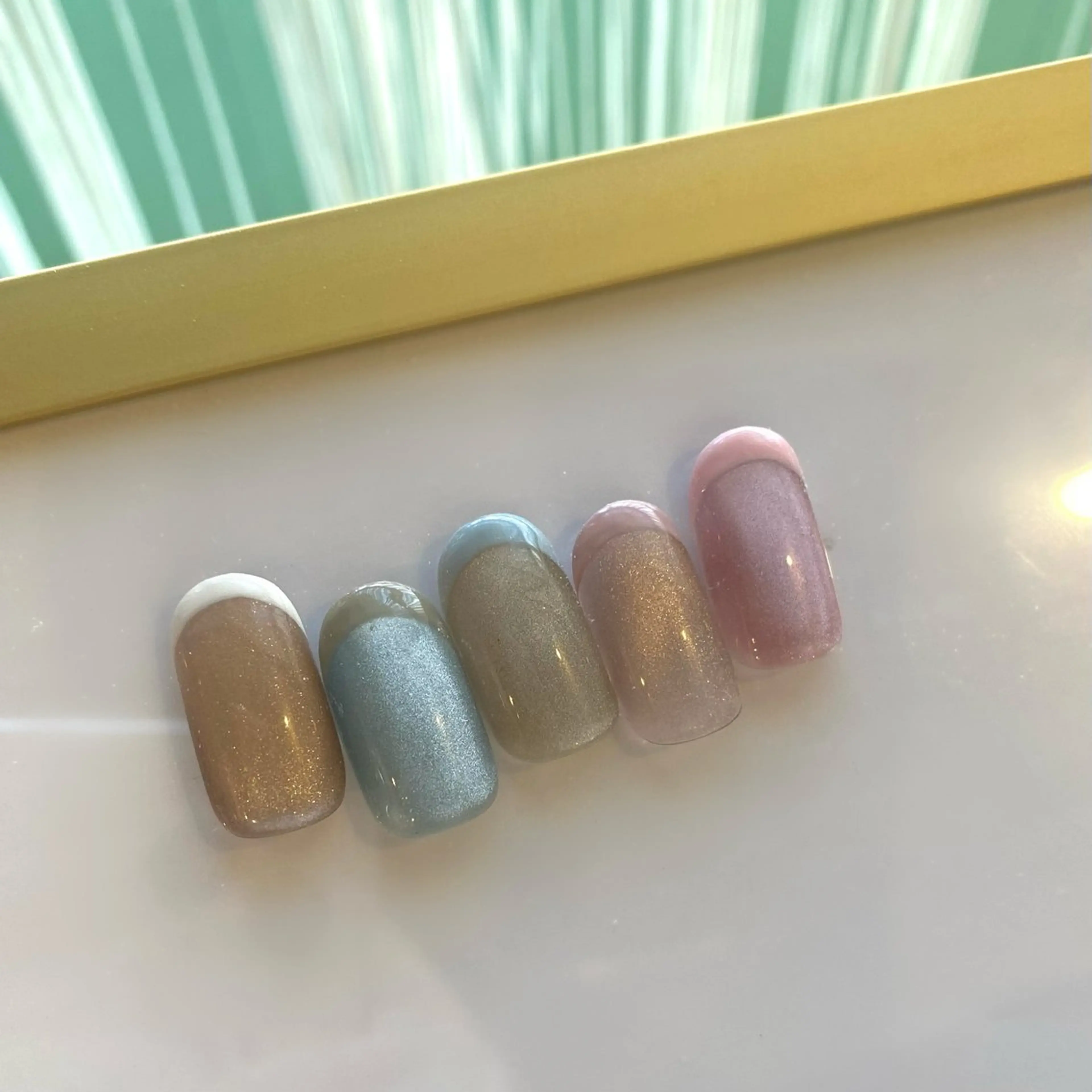 ネイル フレンチネイル マグネットネイル HANA /NOEM nailsalonのネイルデザイン