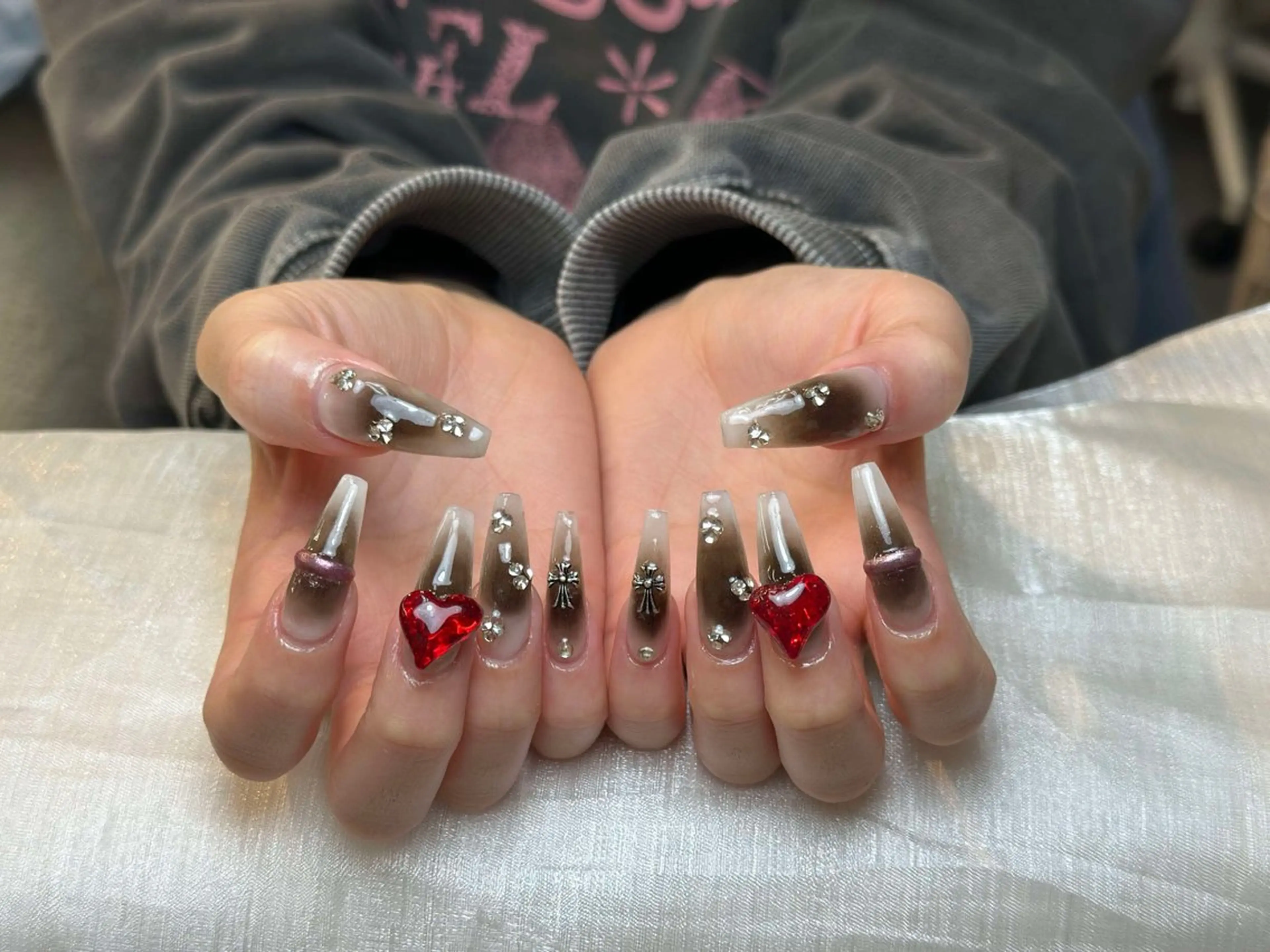 ネイル グラデーション キラキラネイル ワンカラーネイル 冬ネイル Jenn Nail Salonのネイルデザイン