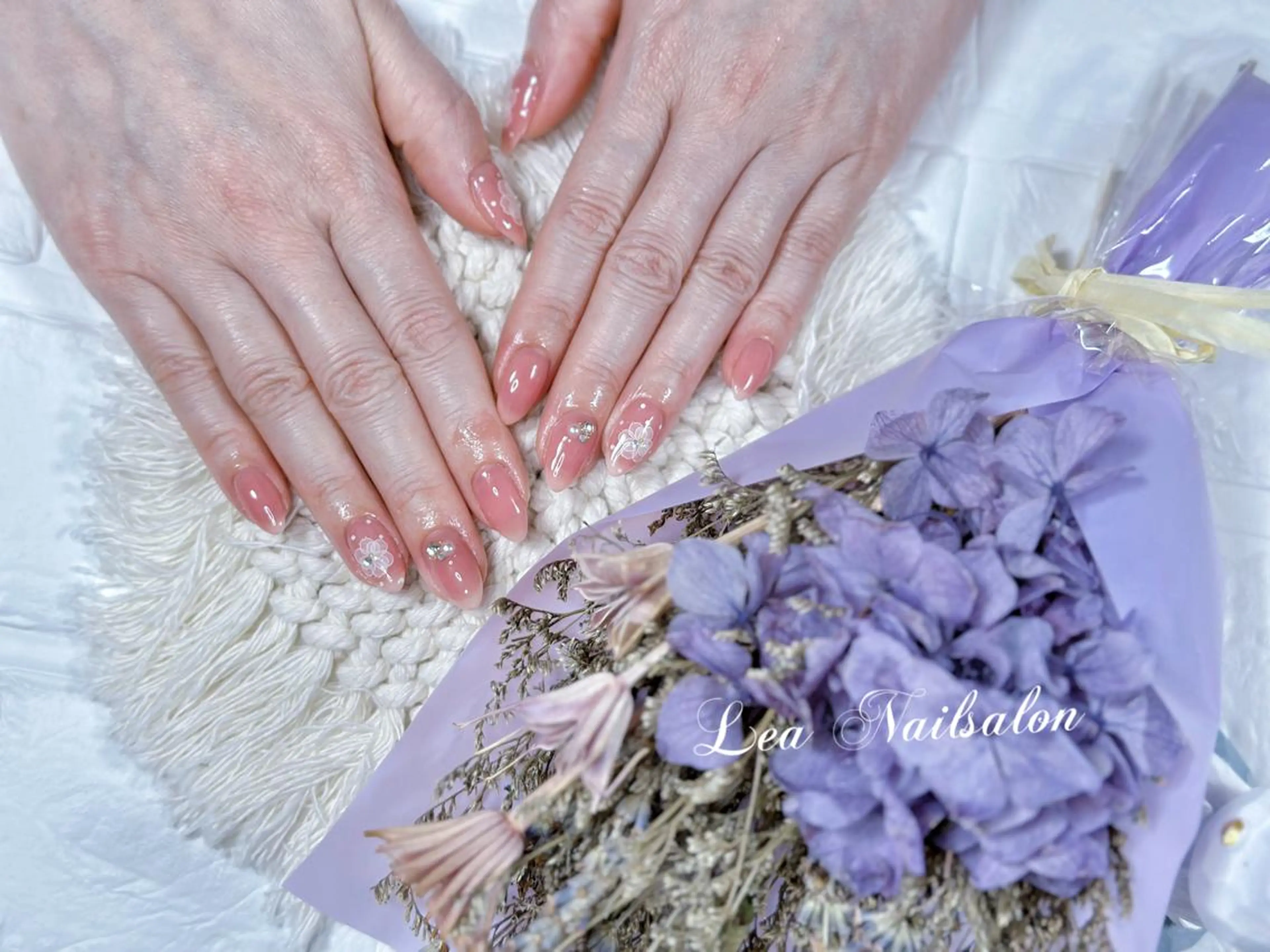 ミディアム カラー ネイル Le’a NailSalonのネイルデザイン