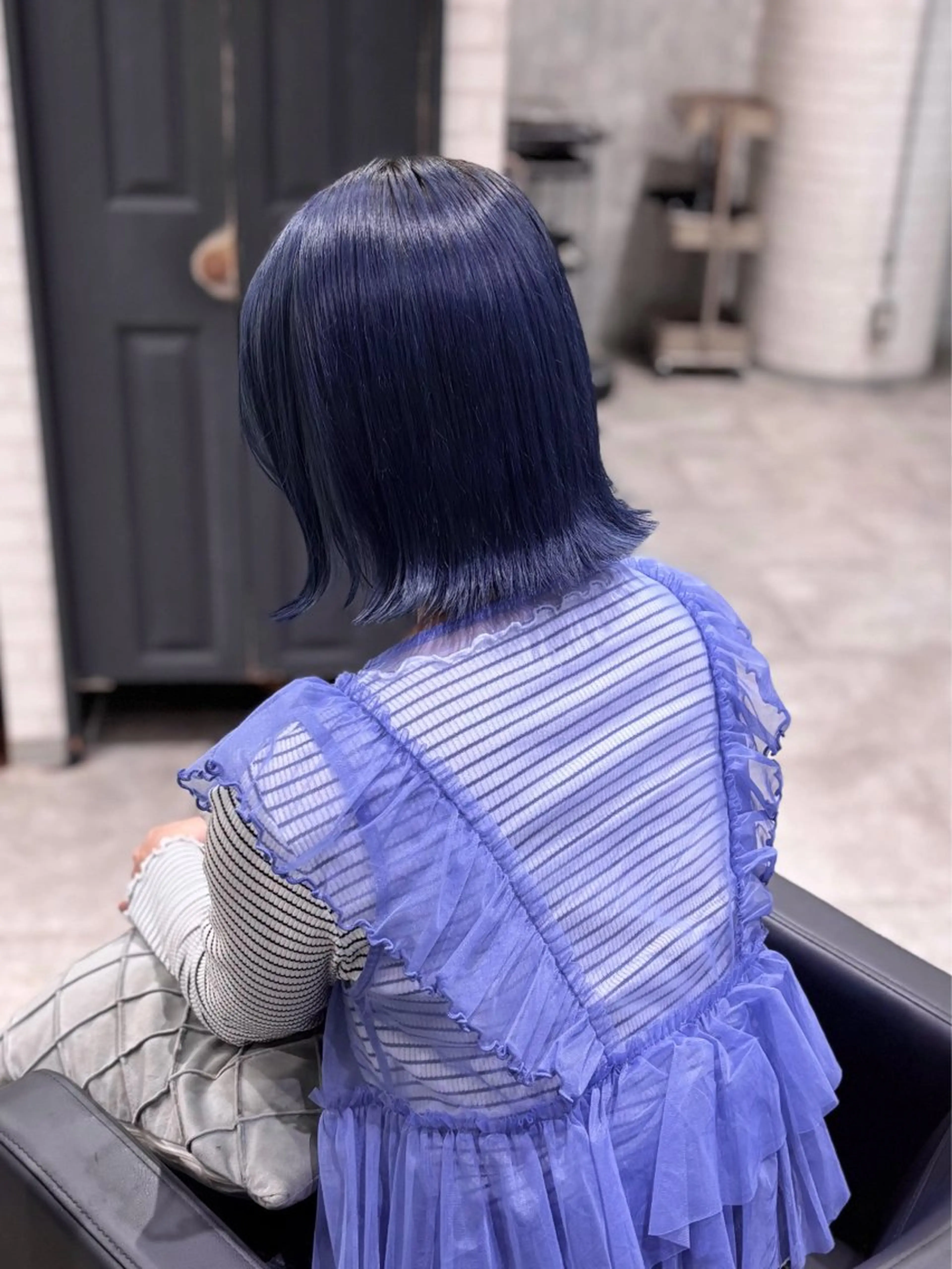 ミディアム カラー ブリーチ ブルーカラー 透明感カラー カット ヘアカラー トリートメント 詩乃🎀ピンク 暖色系🫧レイヤーのヘアスタイル