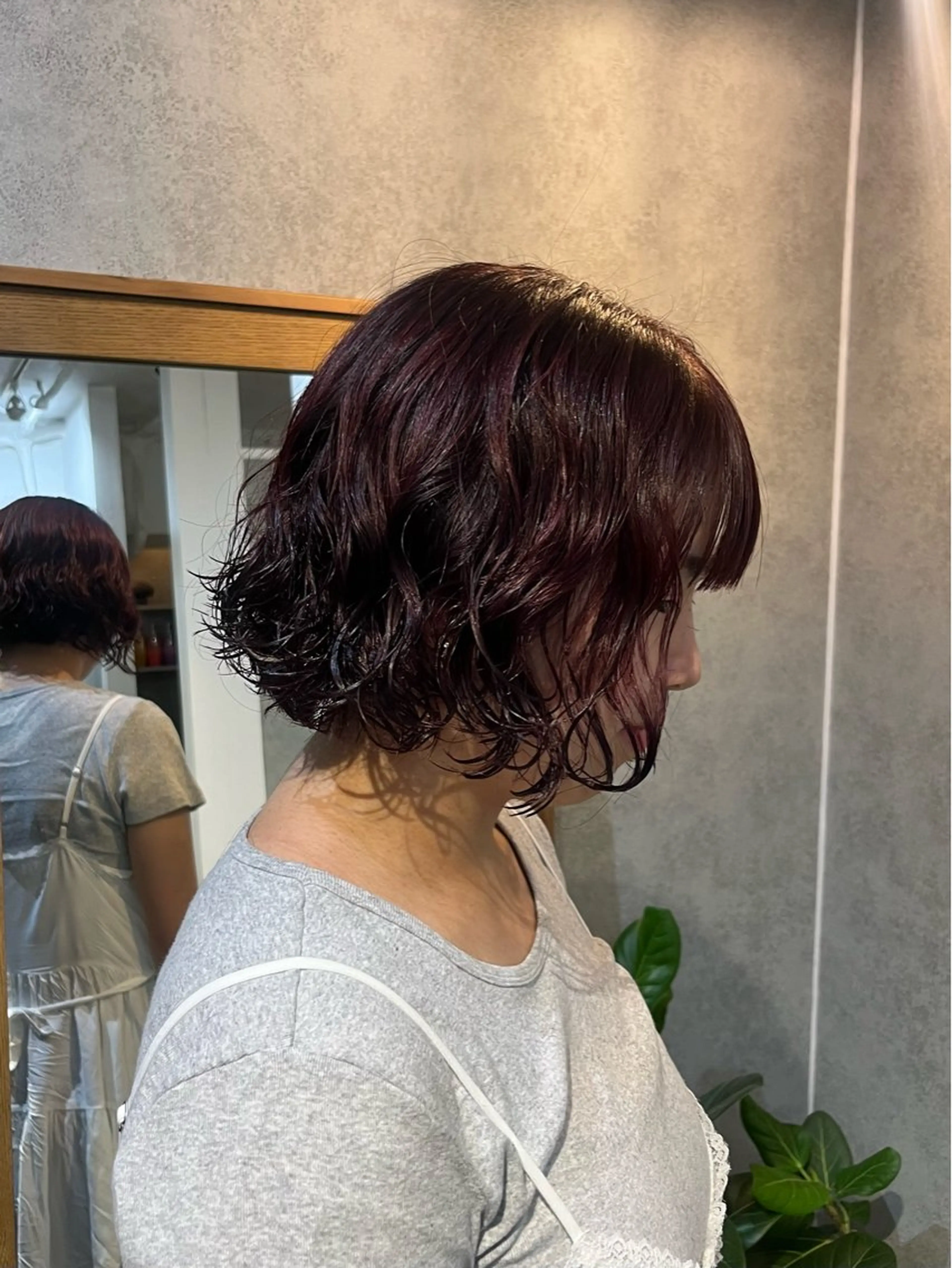 ミディアム カラー パーマ ミディアムパーマ レッドカラー ボブ プードルパーマ カット パーマ トリートメント 暖色カラー/パラッと Bob/モエのヘアスタイル