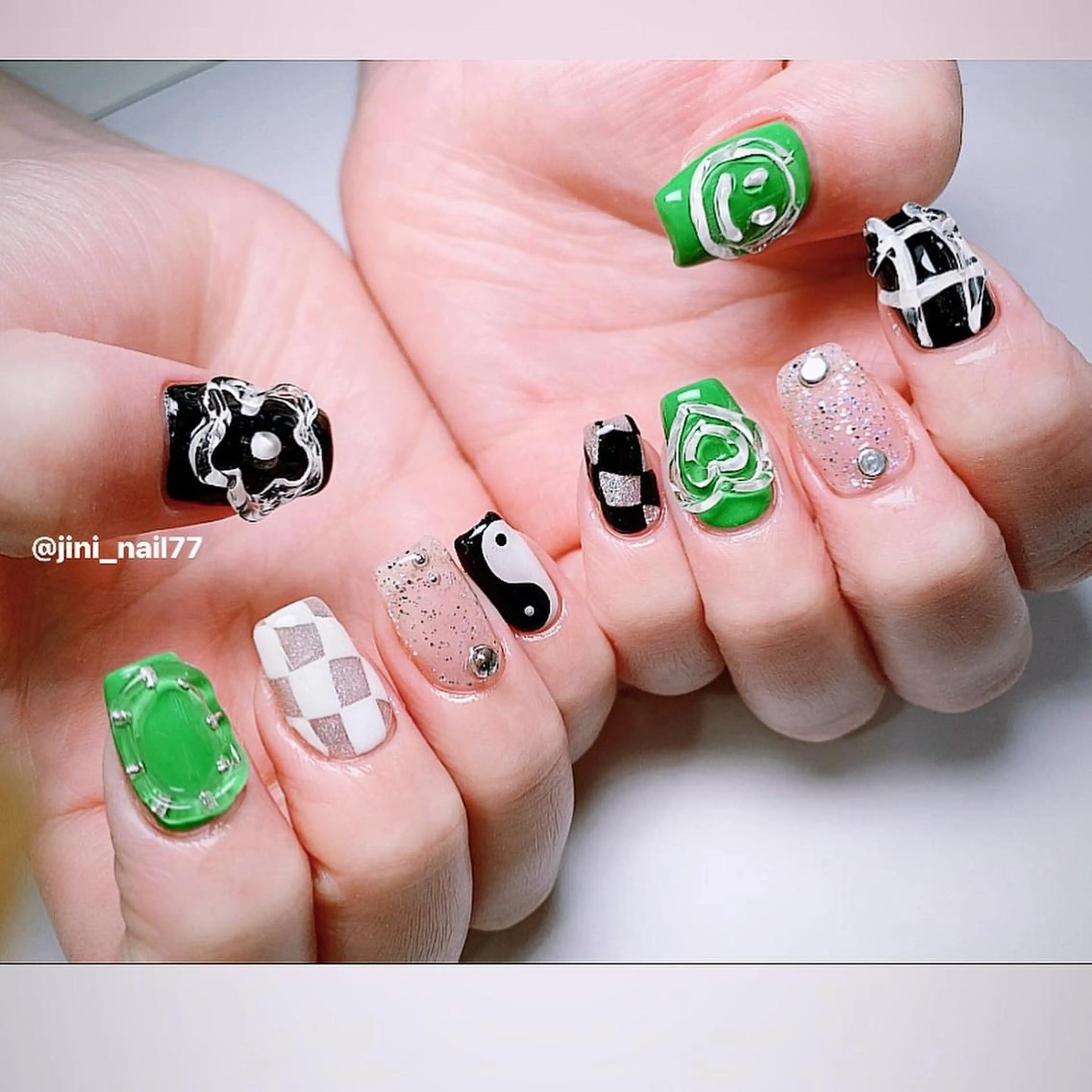 ネイル JINI NAIL所属・ジニ ネイルのネイルデザイン