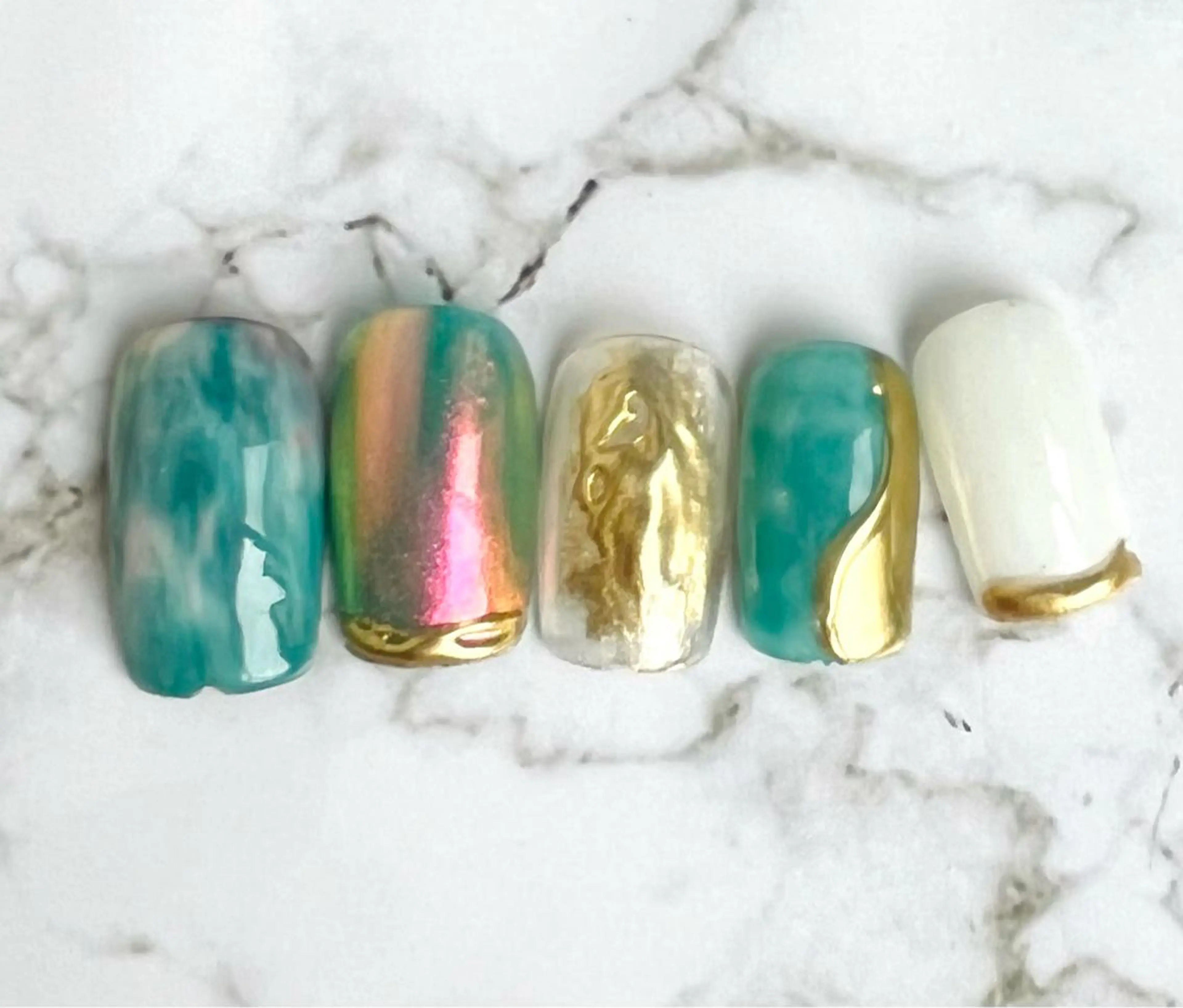 ショート カラー キッズ 2DY NAIL SALONのネイルデザイン