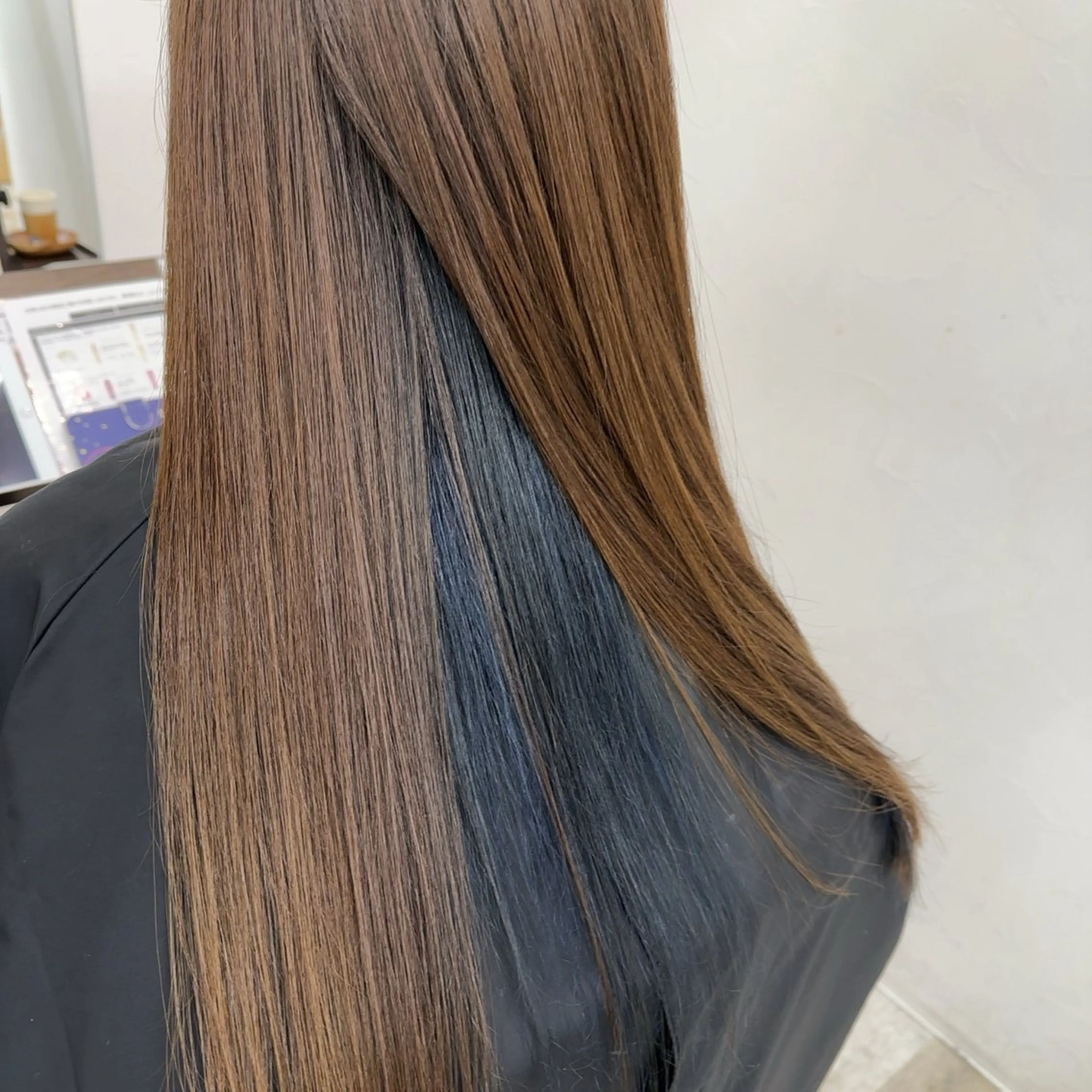 ロング カラー ブリーチ ブルーカラー インナーカラー カット ヘアカラー トリートメント 佐藤 はるとのヘアスタイル