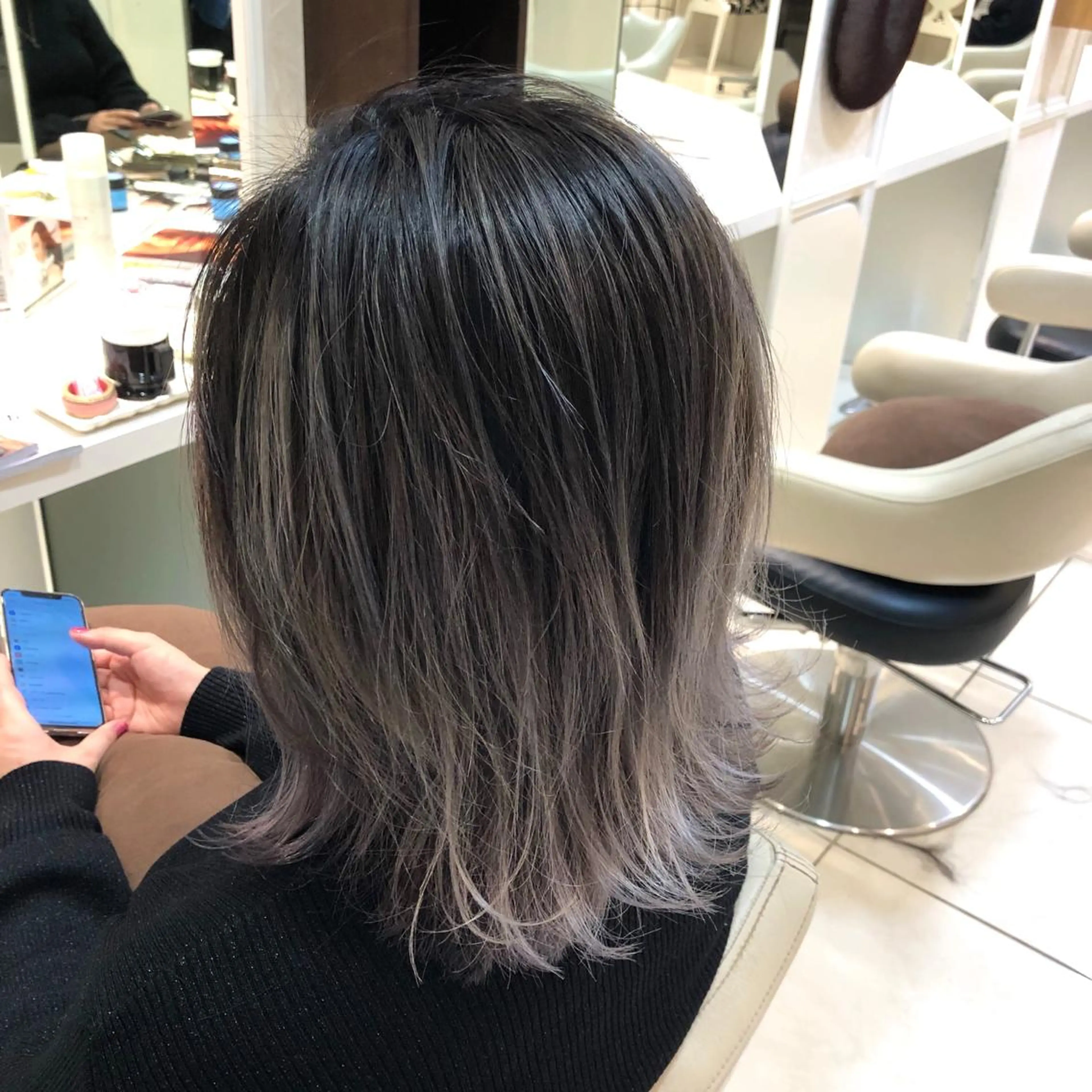 ミディアム カラー バレイヤージュ グレージュ レイヤーカット ヘアカラー トリートメント 🌈ぷる艶カラー🌈 髪質改善👑柳沼尚貴のヘアスタイル